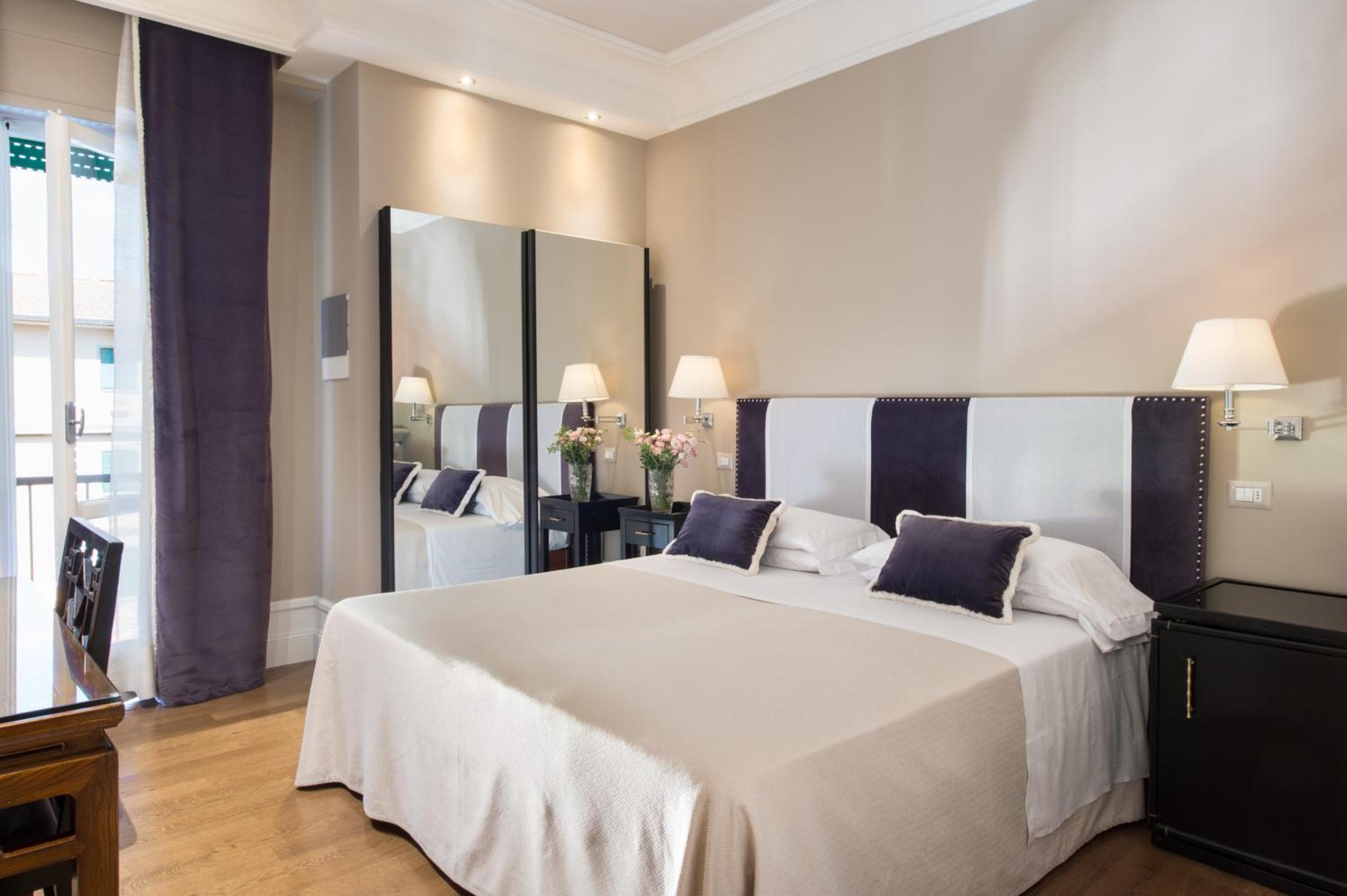 Premium Deluxe Double or Twin Room - Photo 1