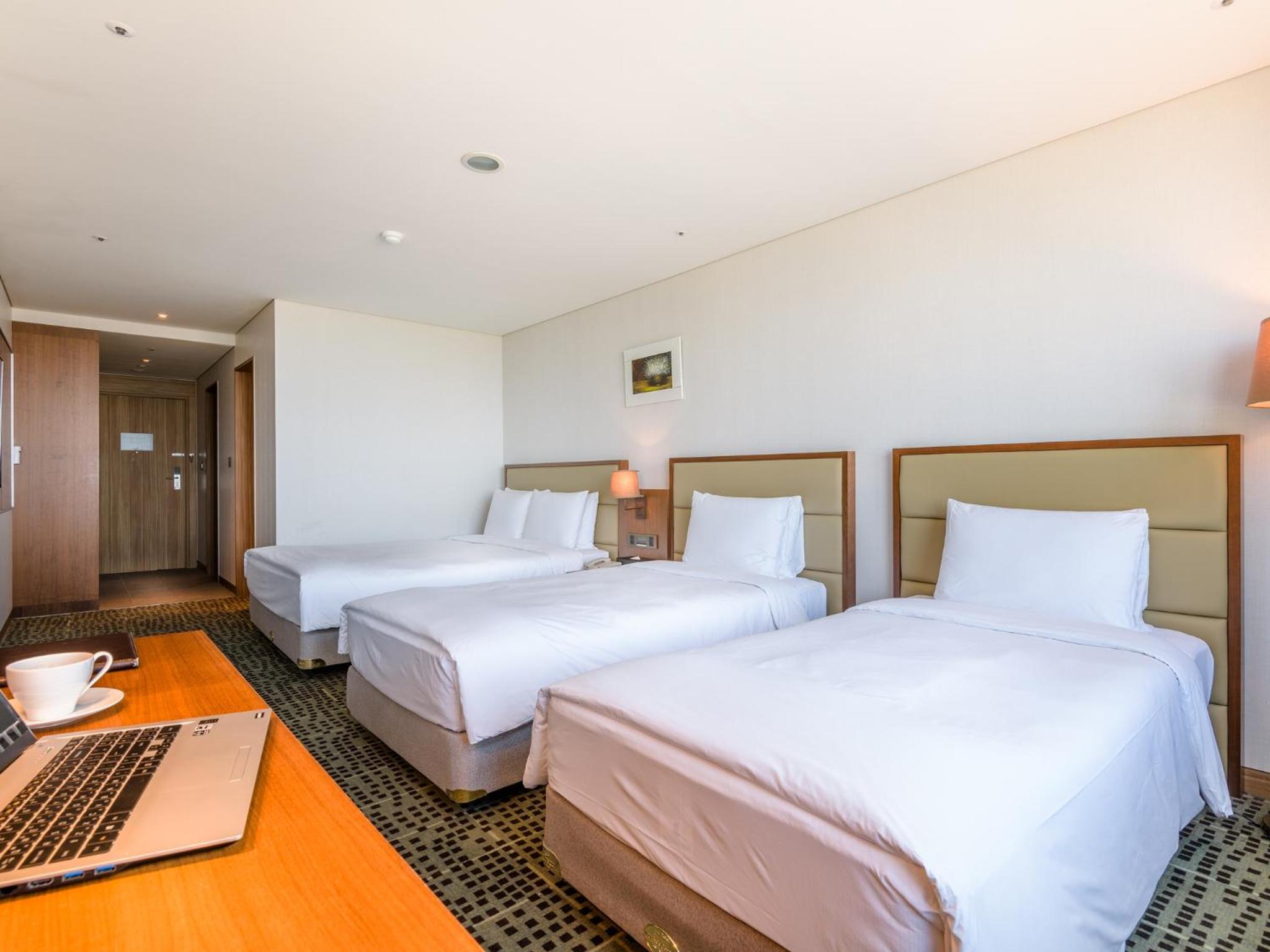 [Grabel Food Festa] Family Deluxe Room With Sea View + Jeju Local Dinner Course For 2