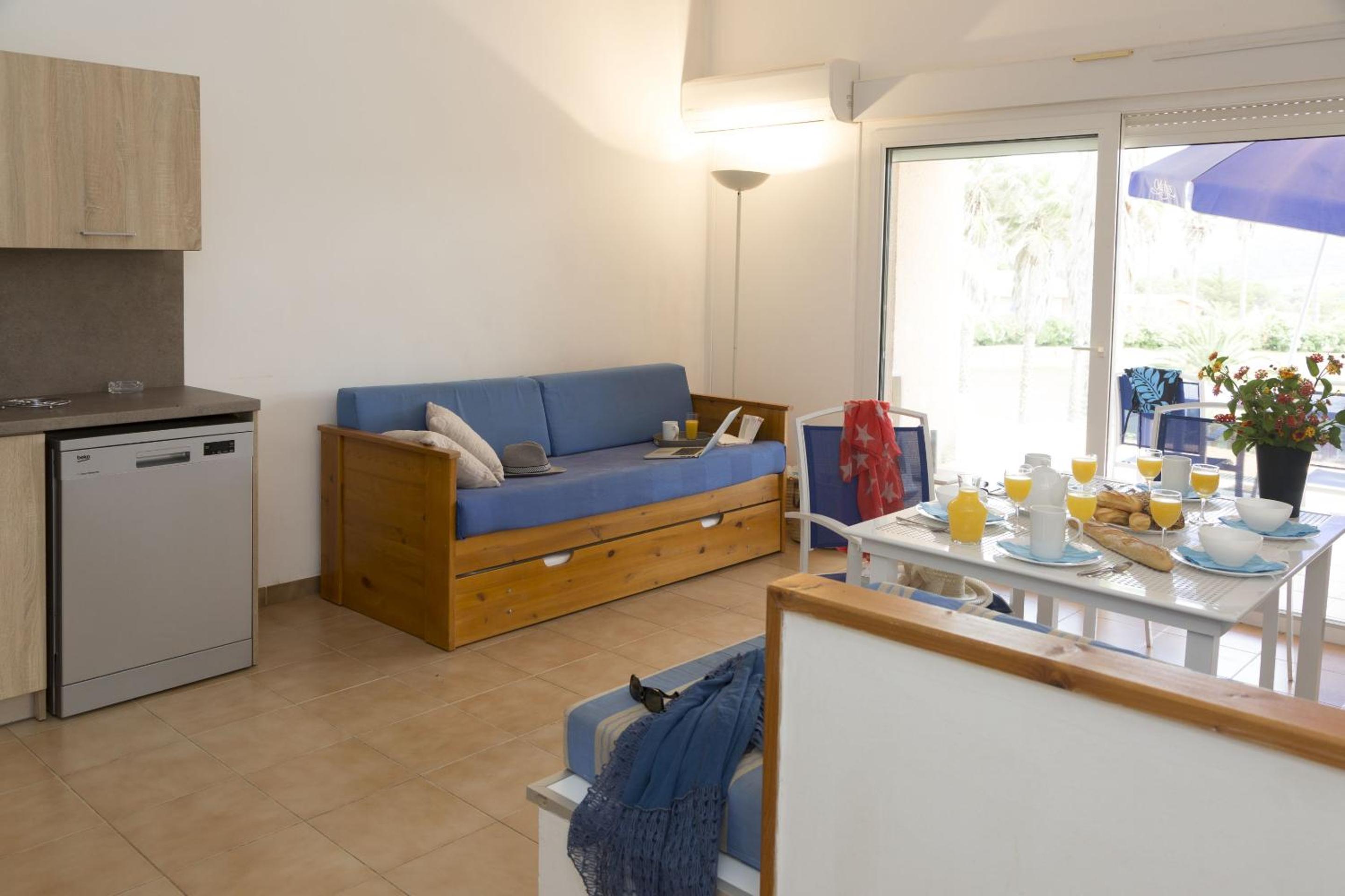 One-Bedroom Apartment (6 Adults) photo 2