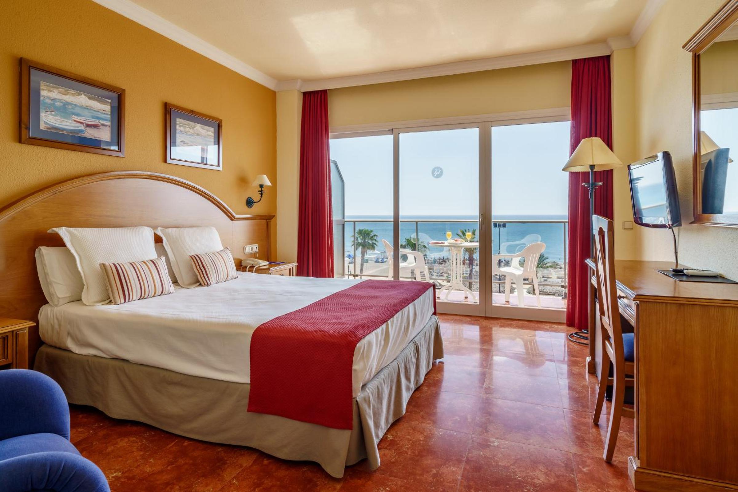 Double or Twin Room with Sea View - Photo 6