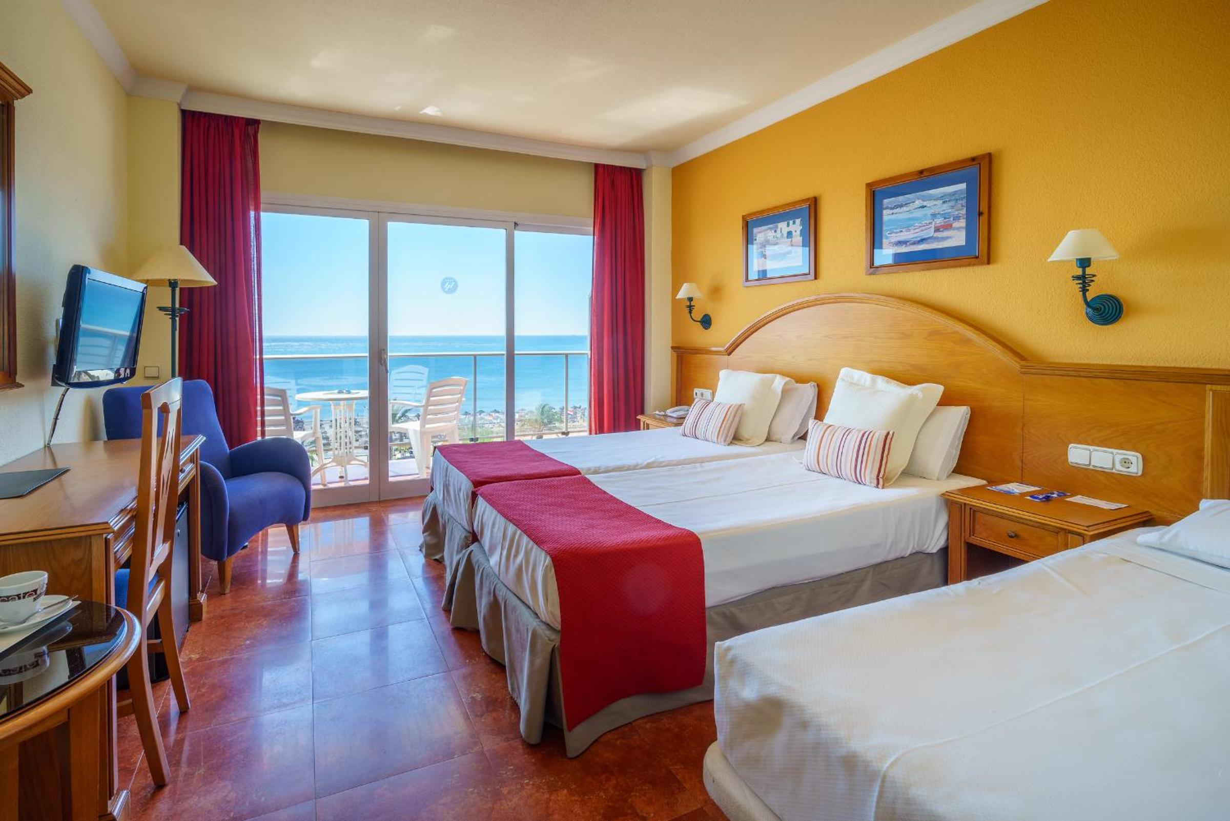 Double Room with Sea View - Photo 1