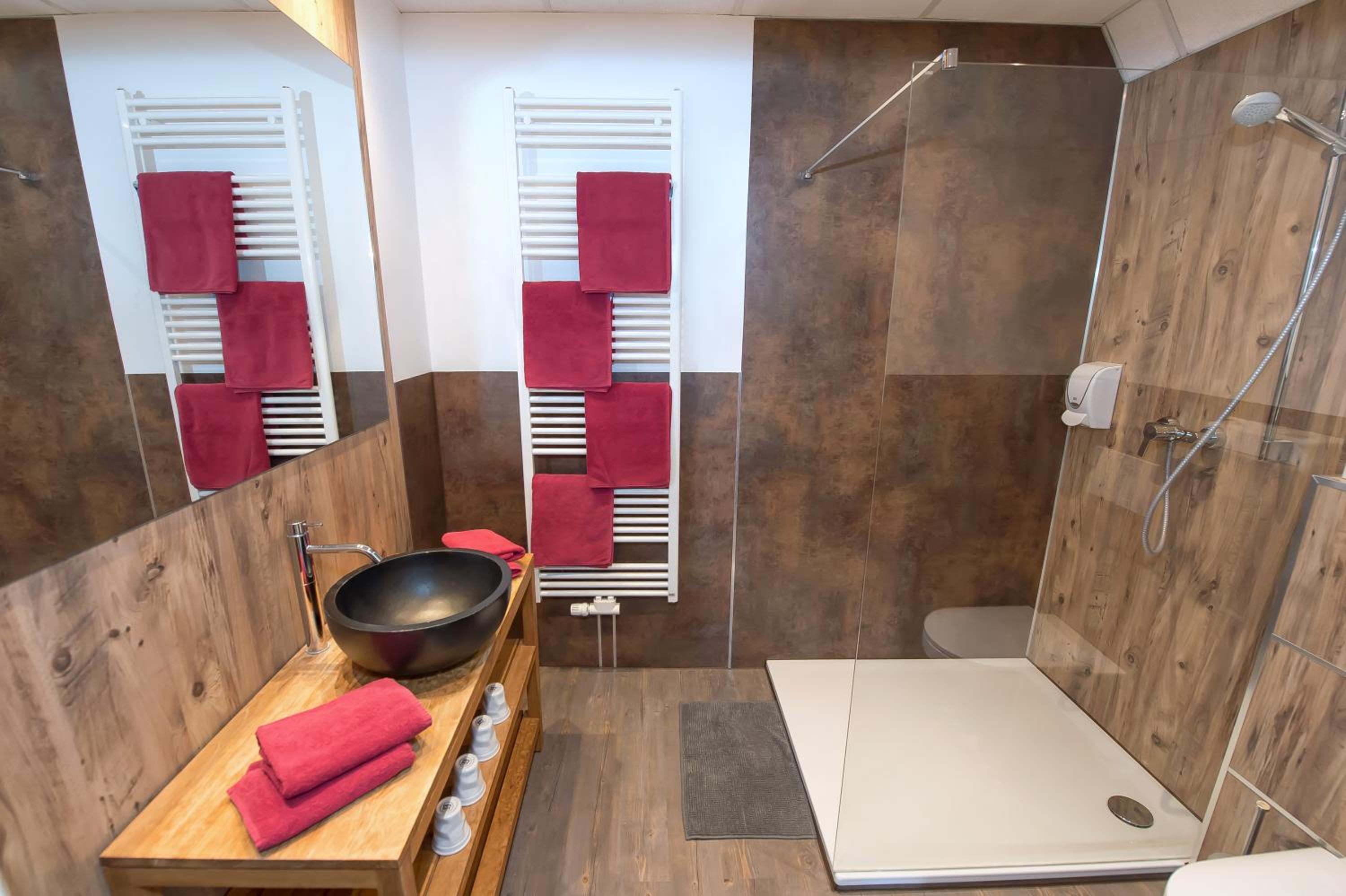 Comfort Room - Photo 2