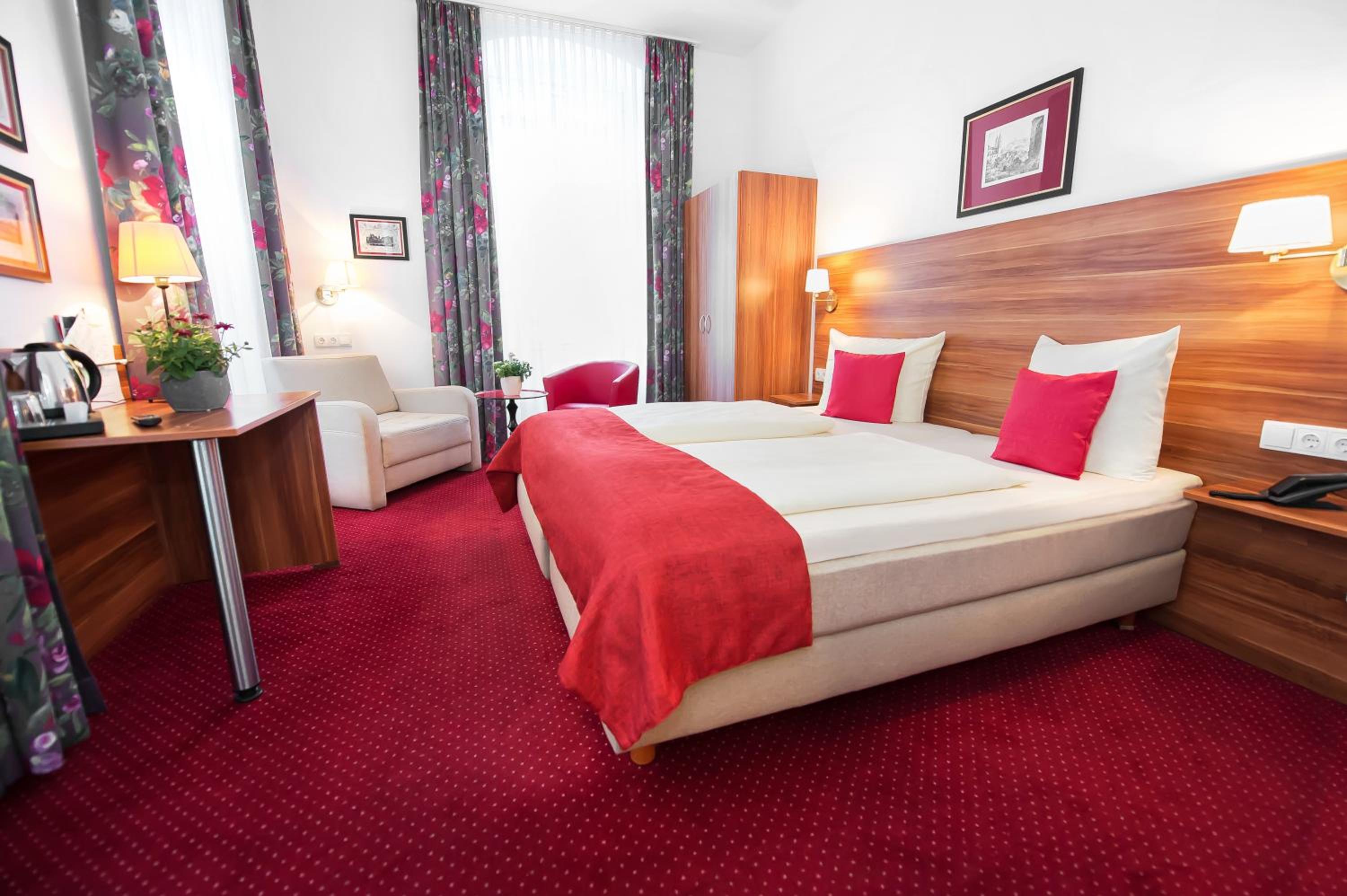 Double Room - Photo 1