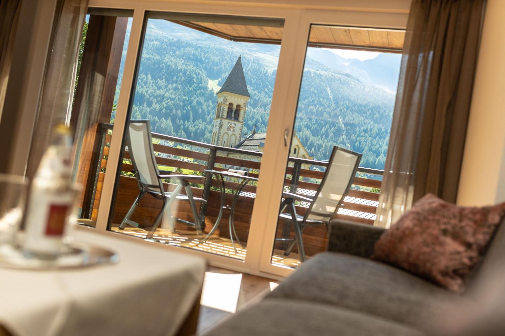 Junior Suite with Balcony photo 3