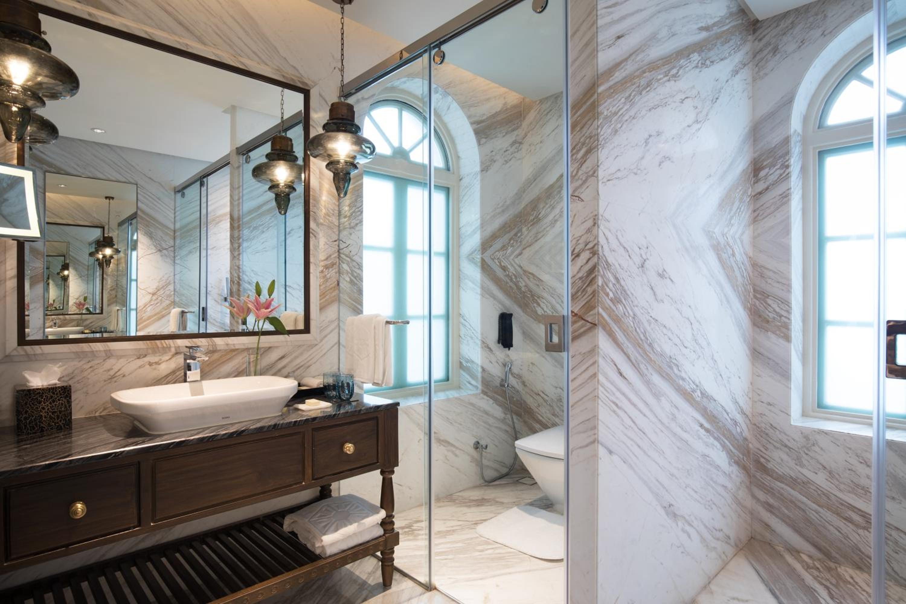 Luxury Grande Room Heritage Wing - Photo 4