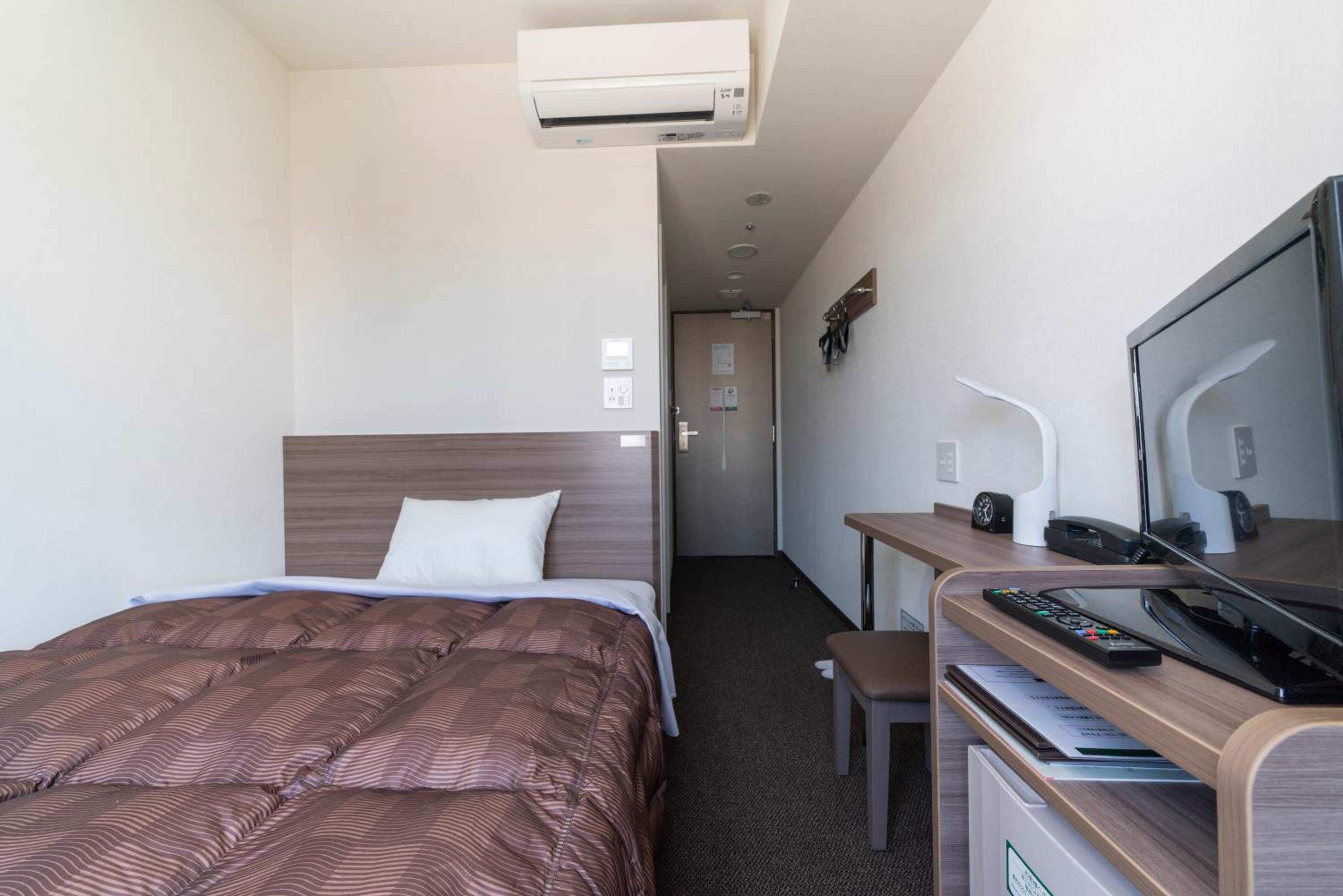 Single Room - Non-Smoking - Photo 7