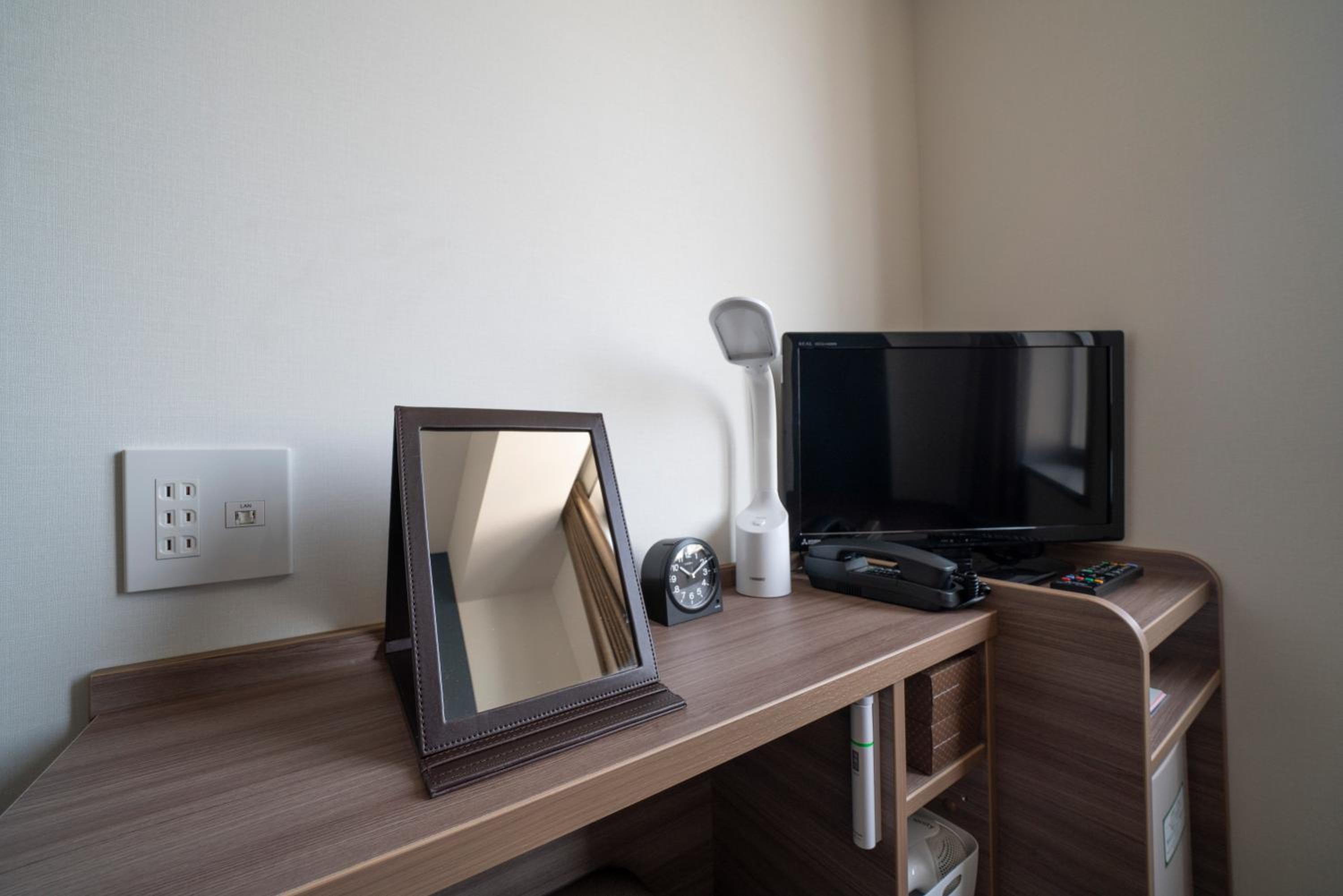 Double Room - Non-Smoking  - Photo 6