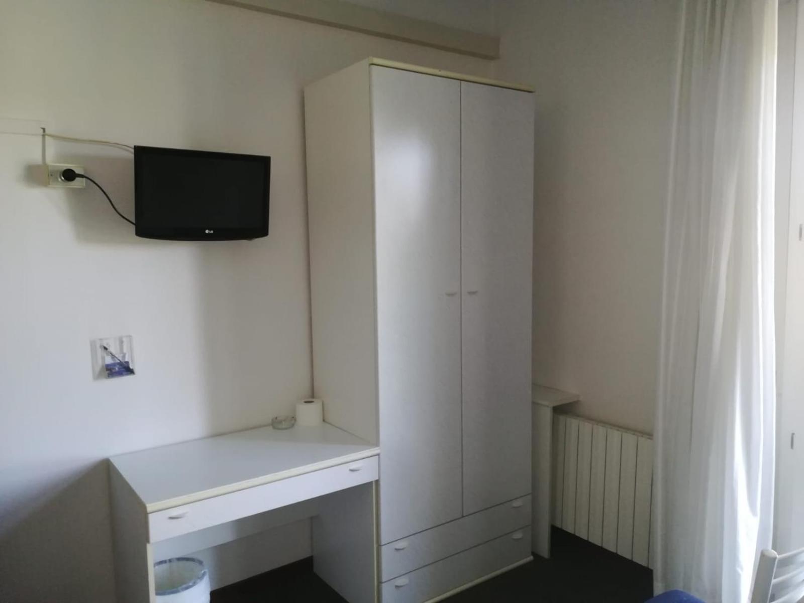 Double Room - Photo 21
