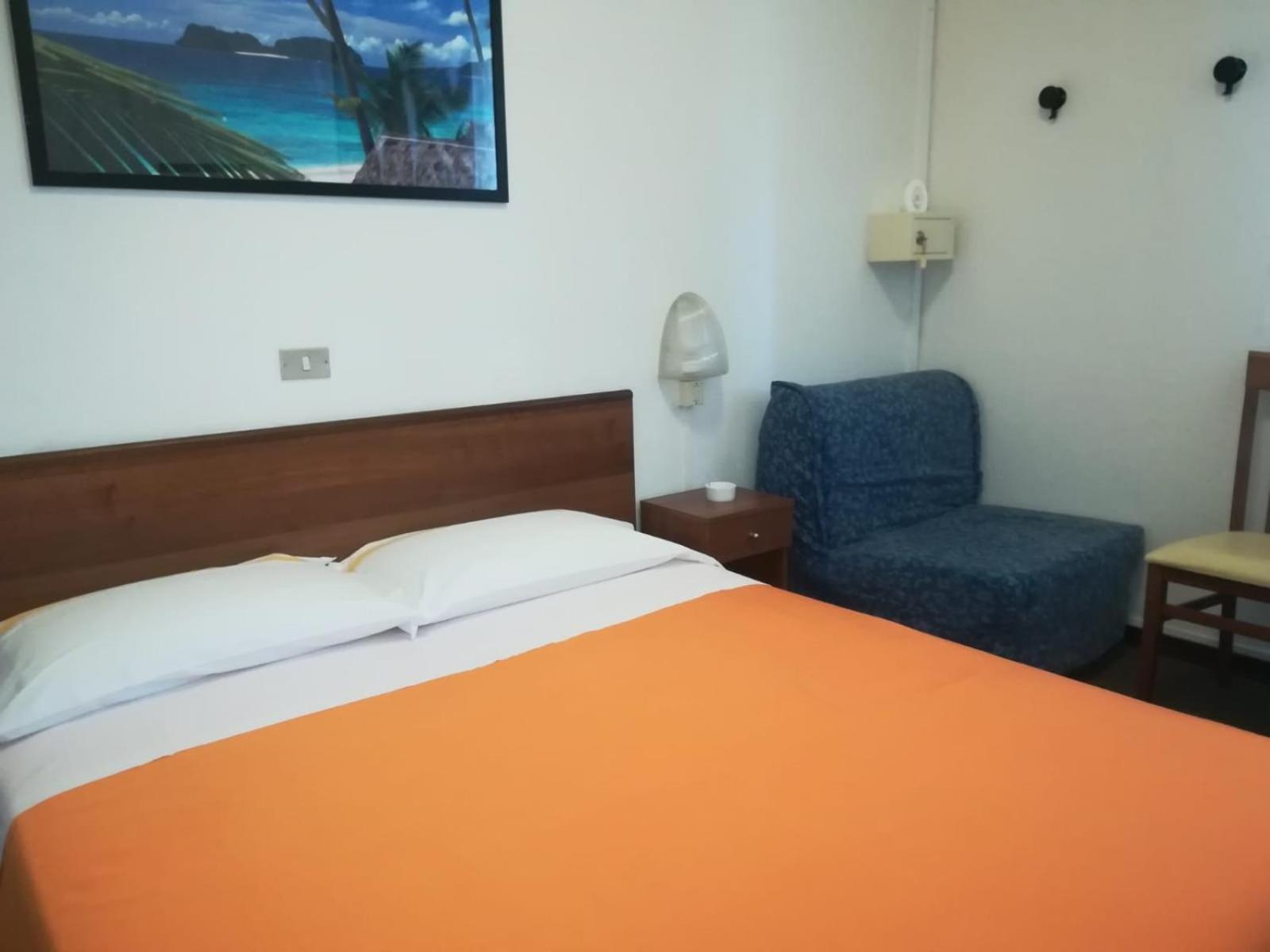 Double Room - Photo 23