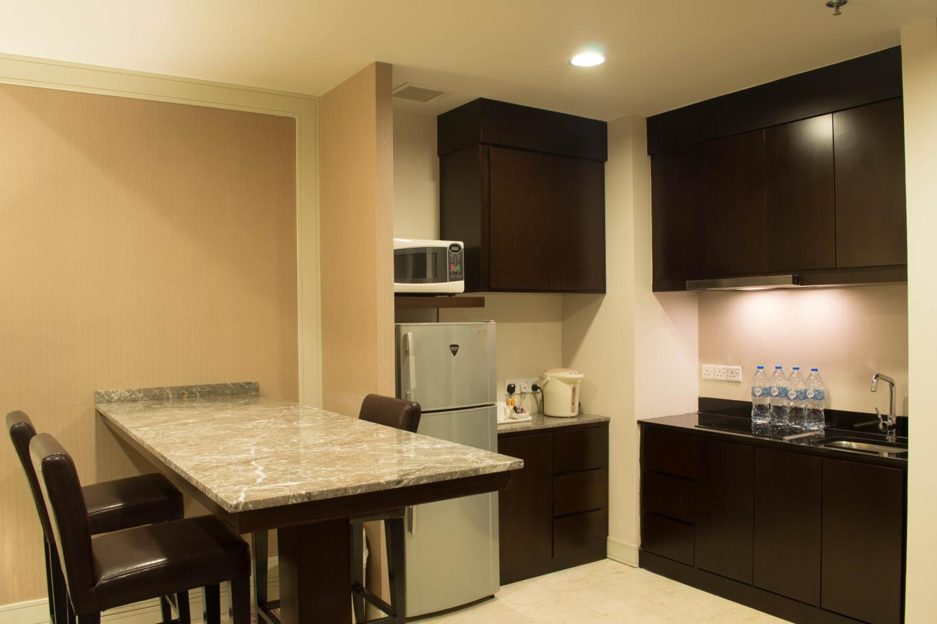 Executive Apartment - Photo 2