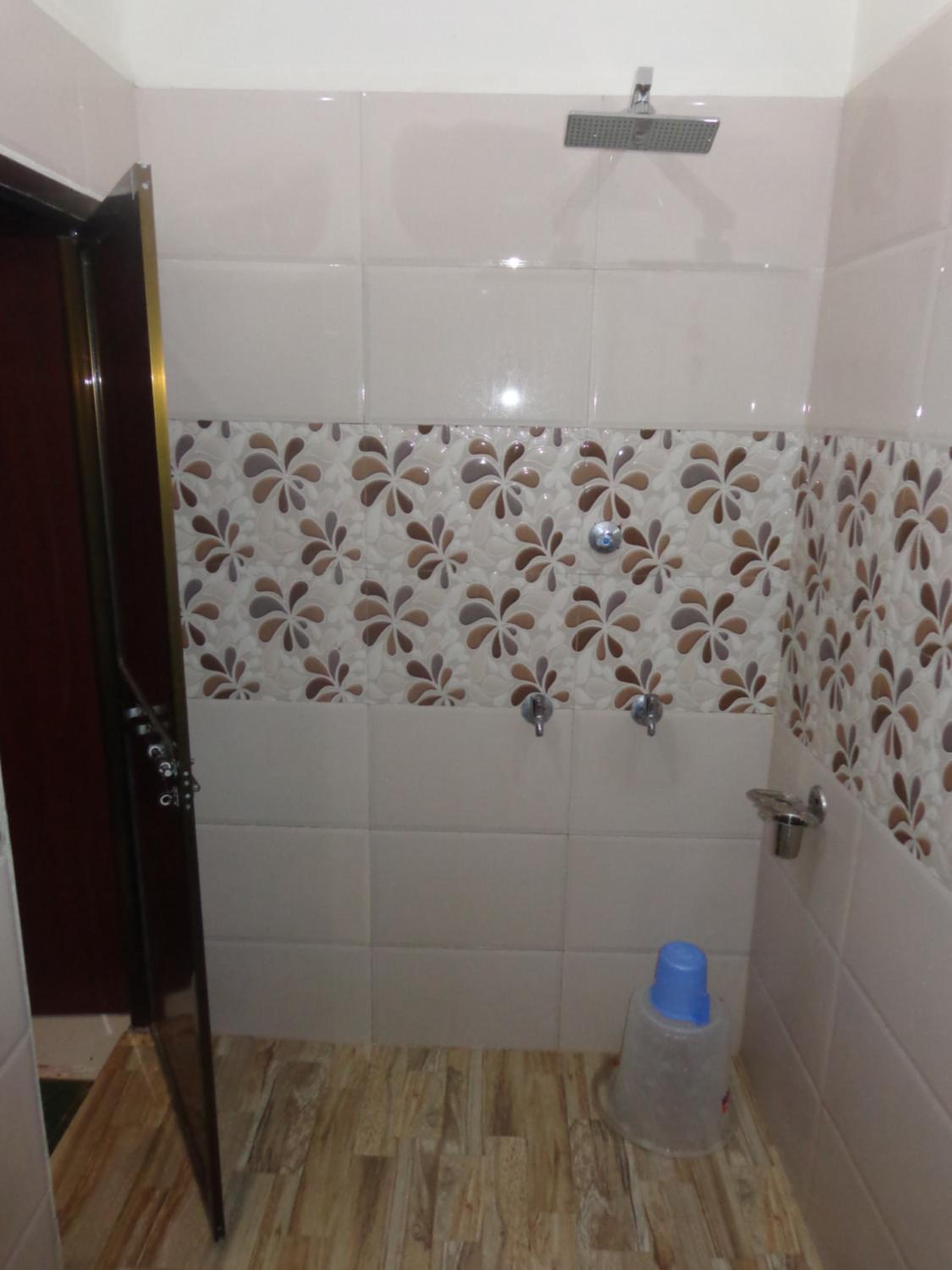 Deluxe Room - Photo 9