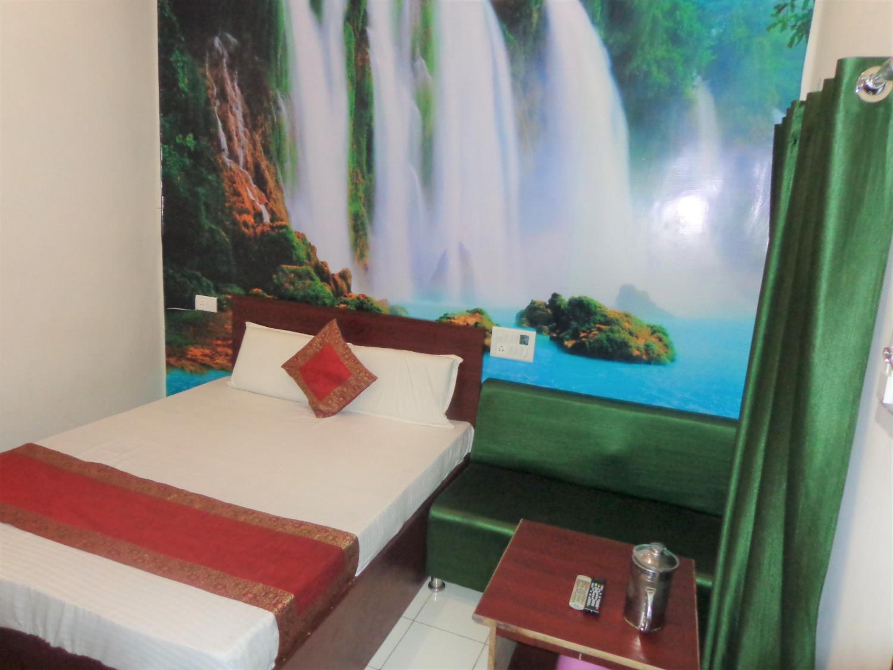 Deluxe Room - Photo 6