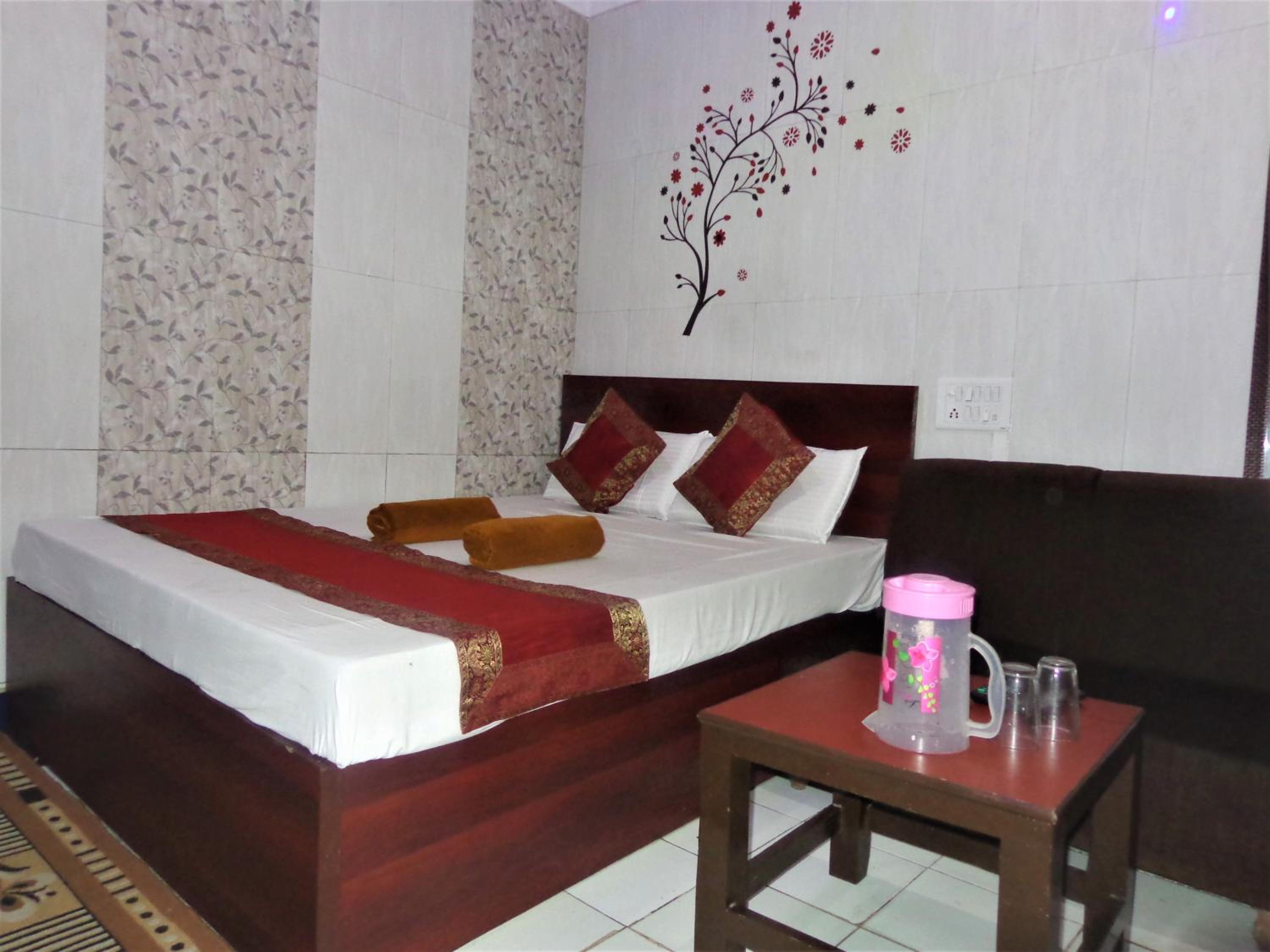 Deluxe Room - Photo 22