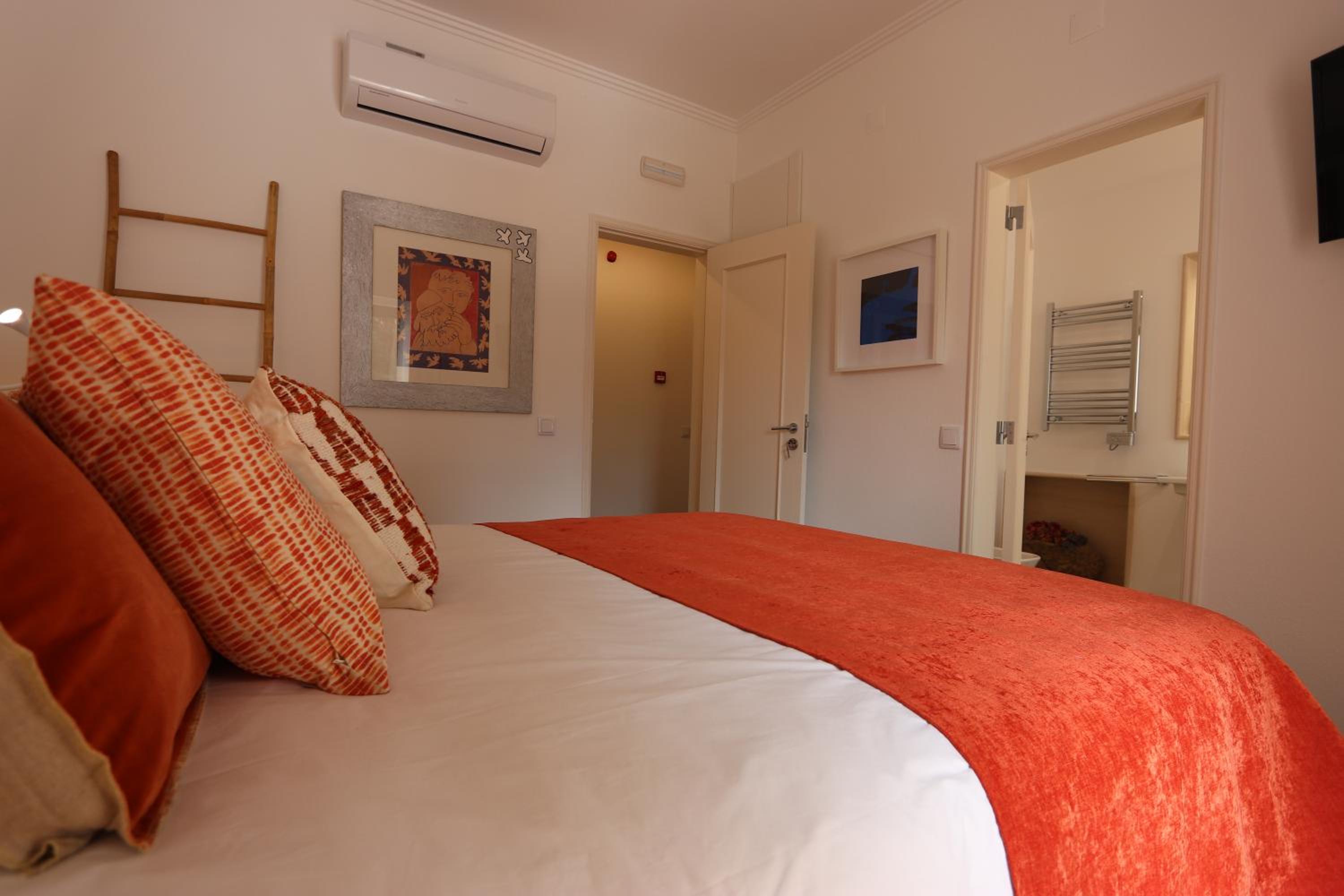 Deluxe Double or Twin Room photo 2
