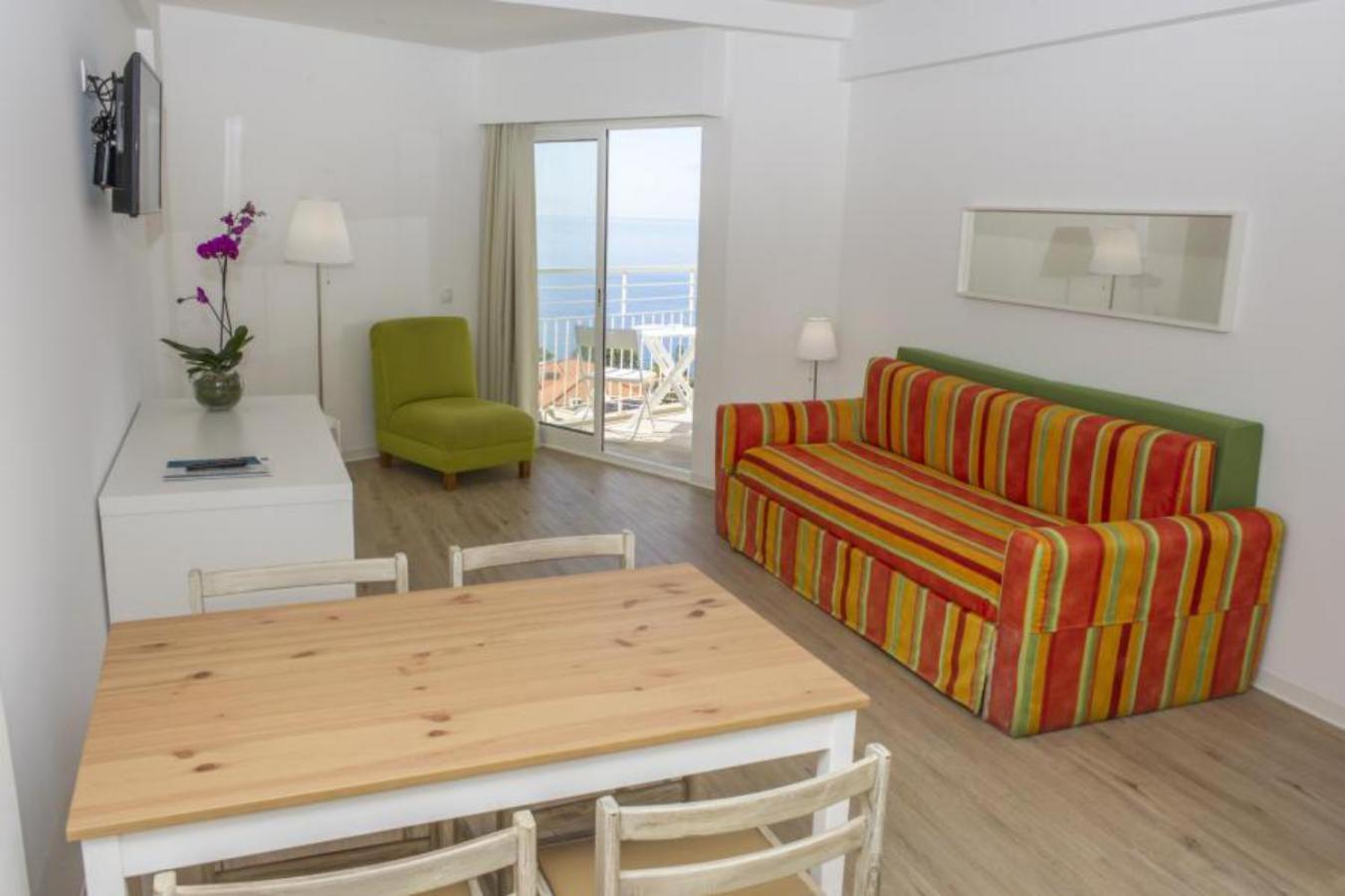 One-Bedroom Apartment - Photo 9