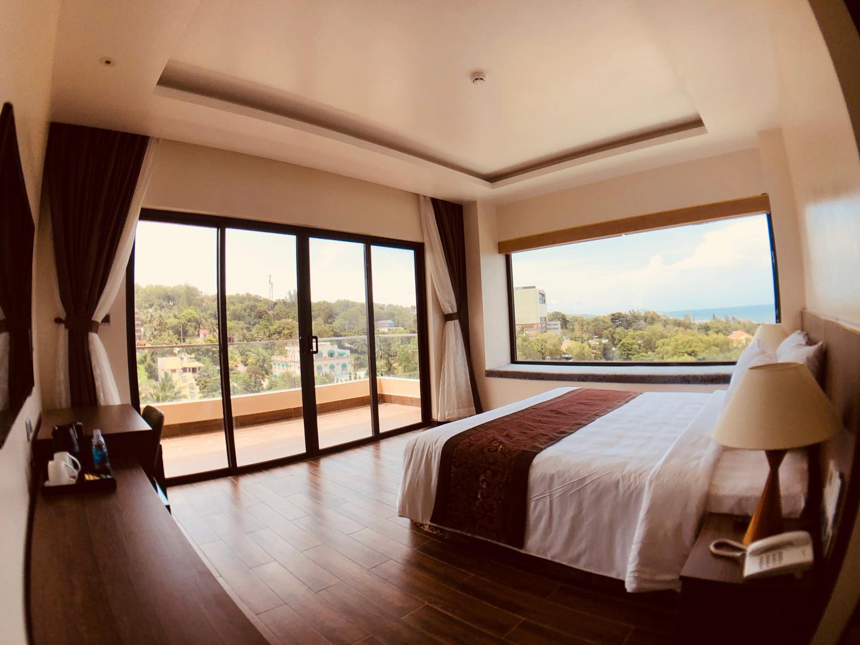 Deluxe Double Room with Balcony