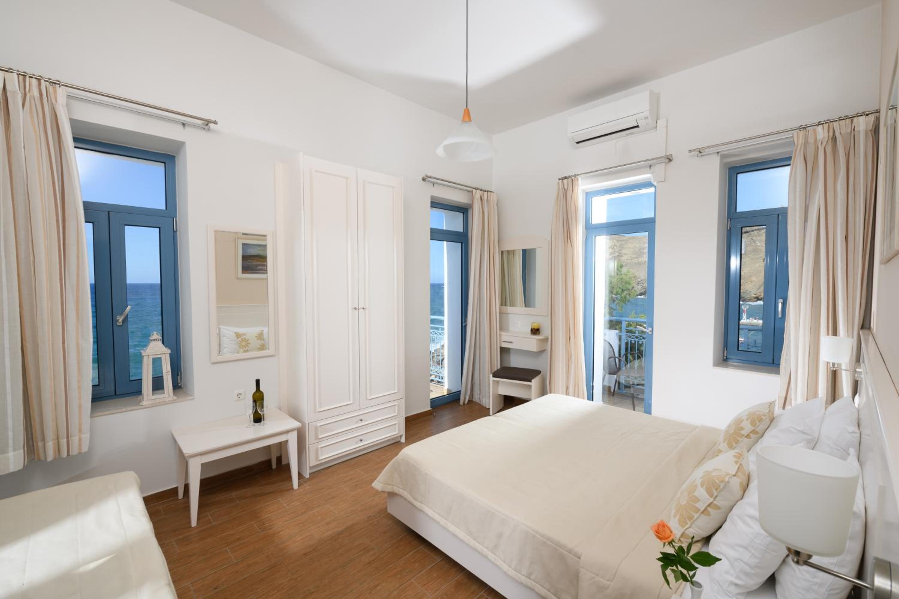 Captain's Grand Suite Three-Bedroom with Sea View