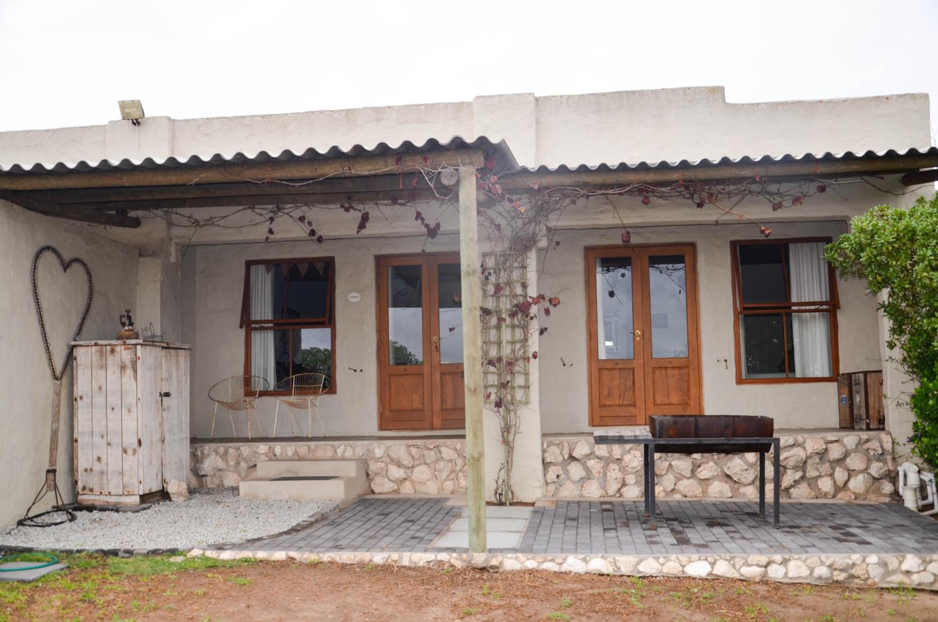 One-Bedroom House - Photo 12