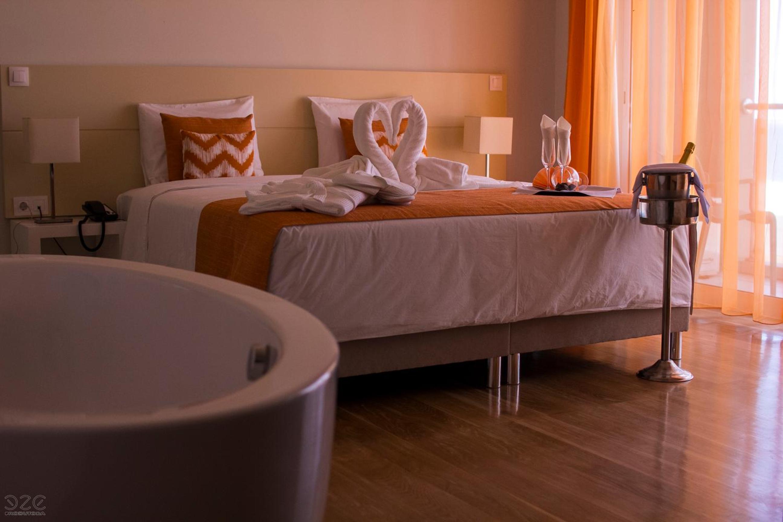 Deluxe Double Room with Balcony and Sea View