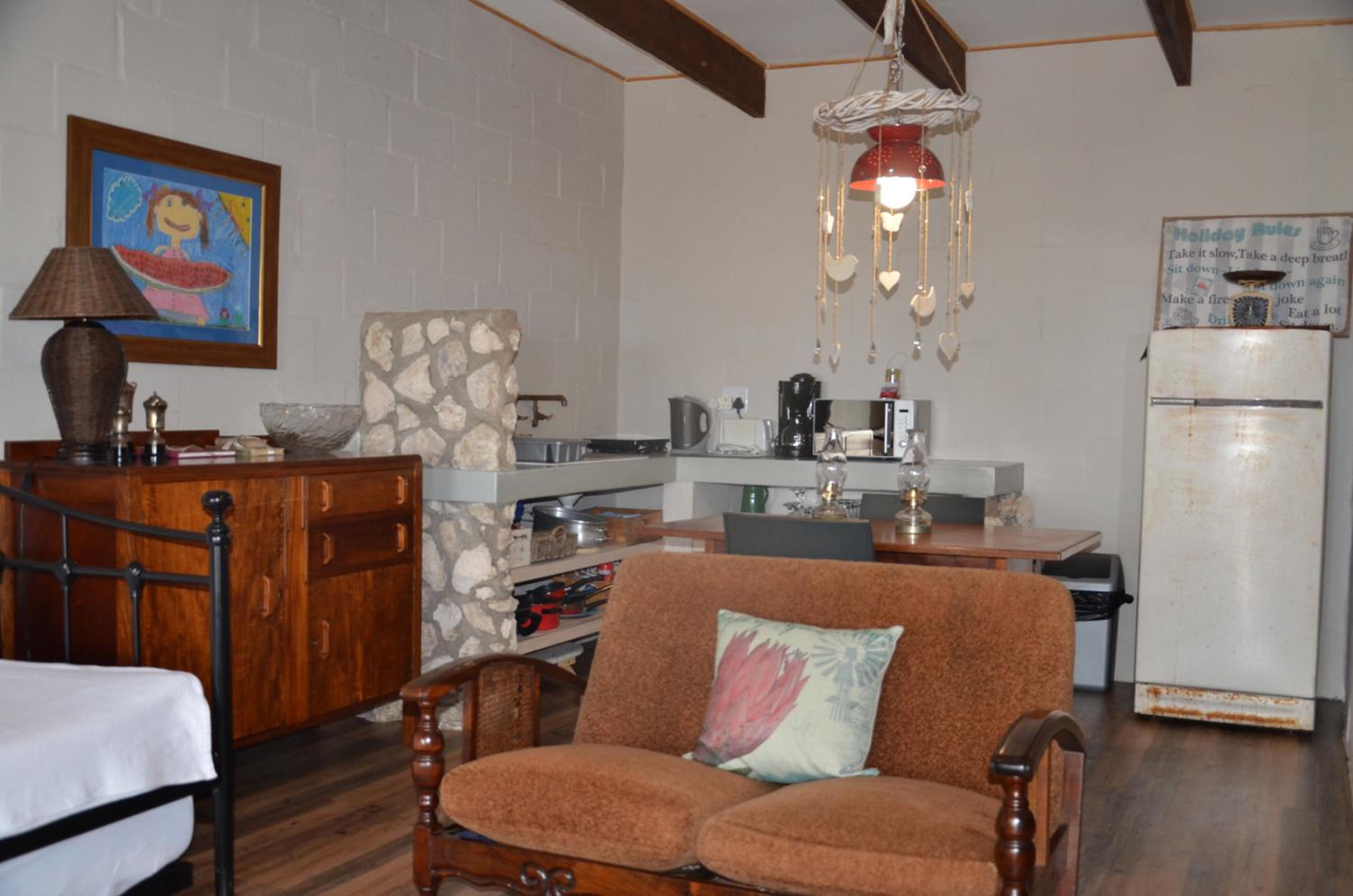 One-Bedroom House - Photo 4