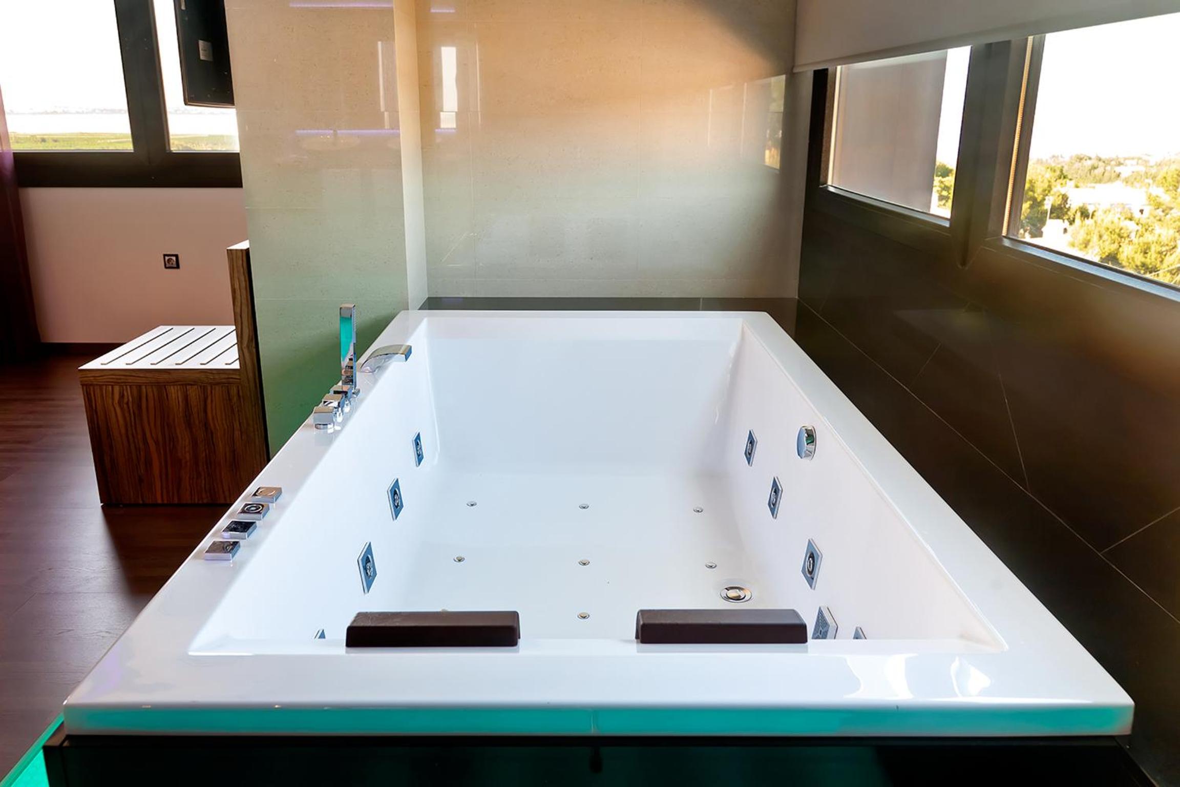 Superior Suite - Photo 3
