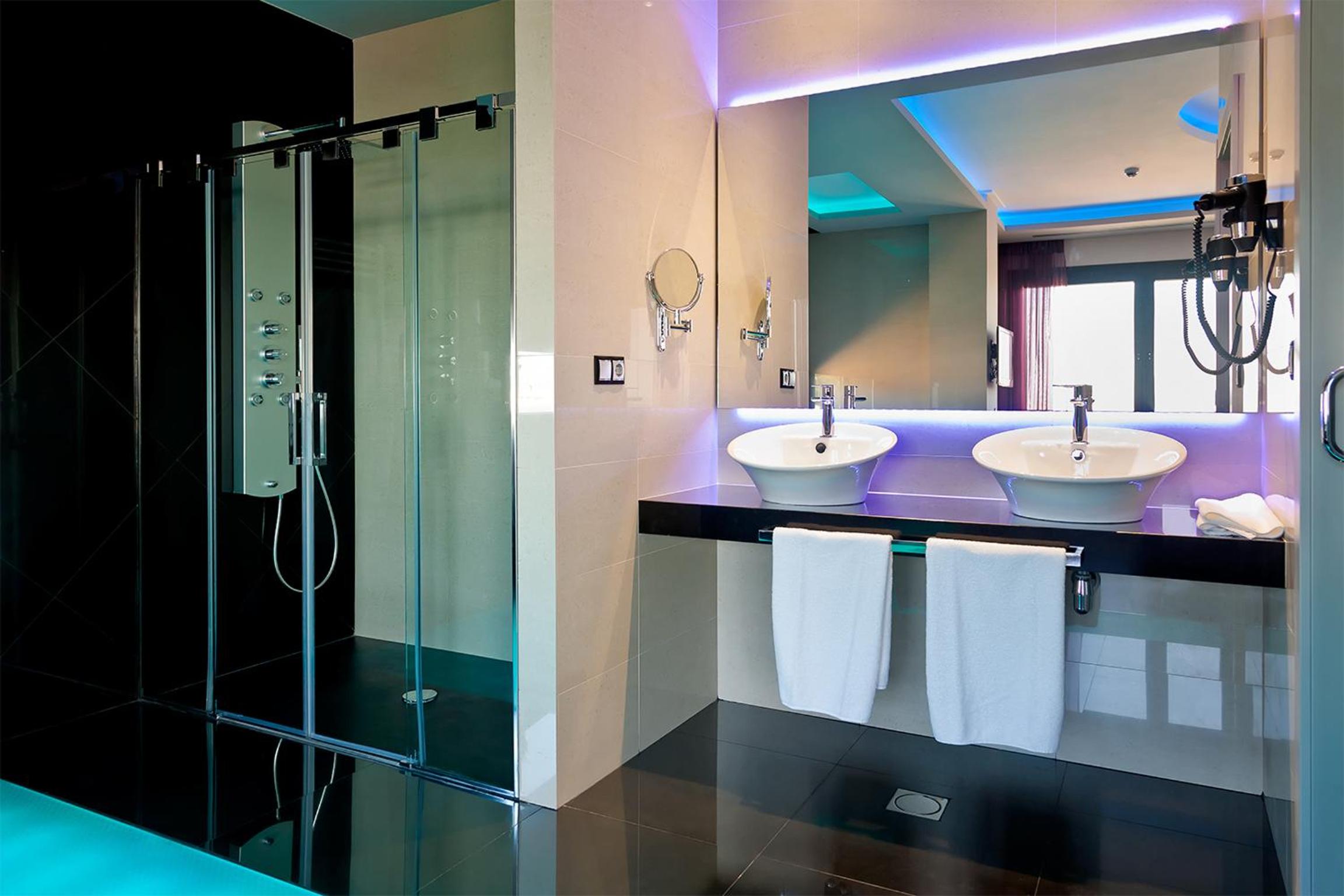 Superior Suite - Photo 4