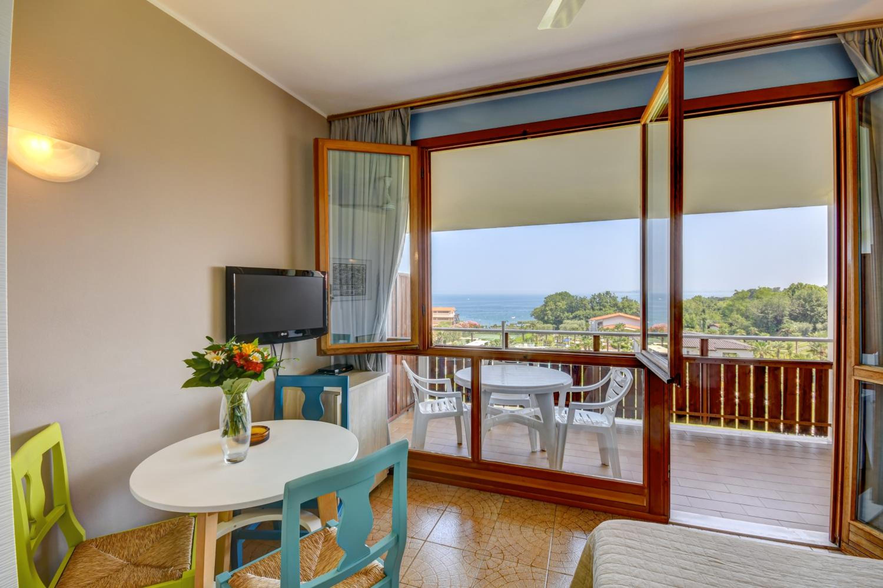Double Room with Balcony or Terrace - No Kitchen photo 3