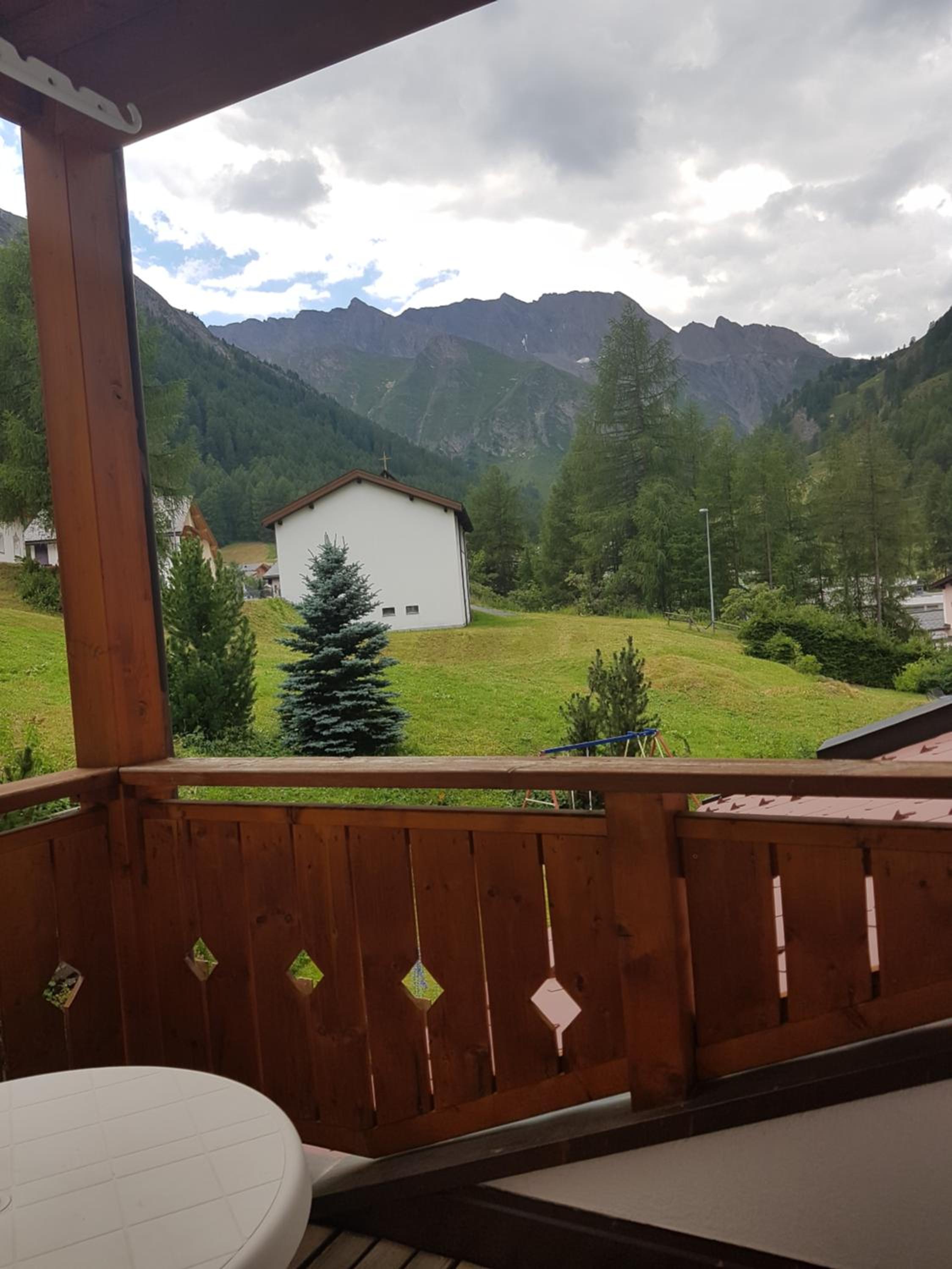 Large Double Room with Balcony and Mountain View photo 2