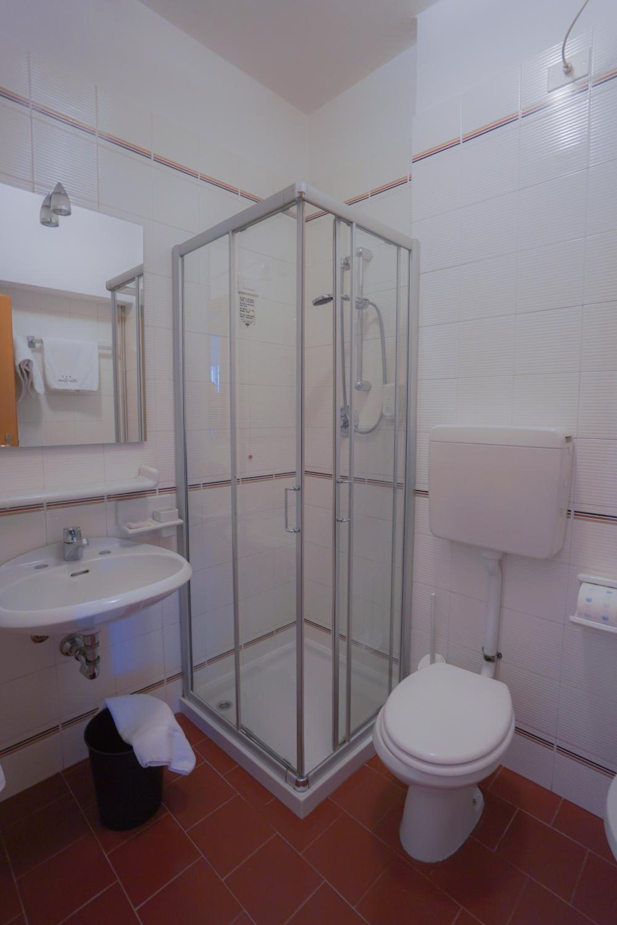 Double Room - Photo 4