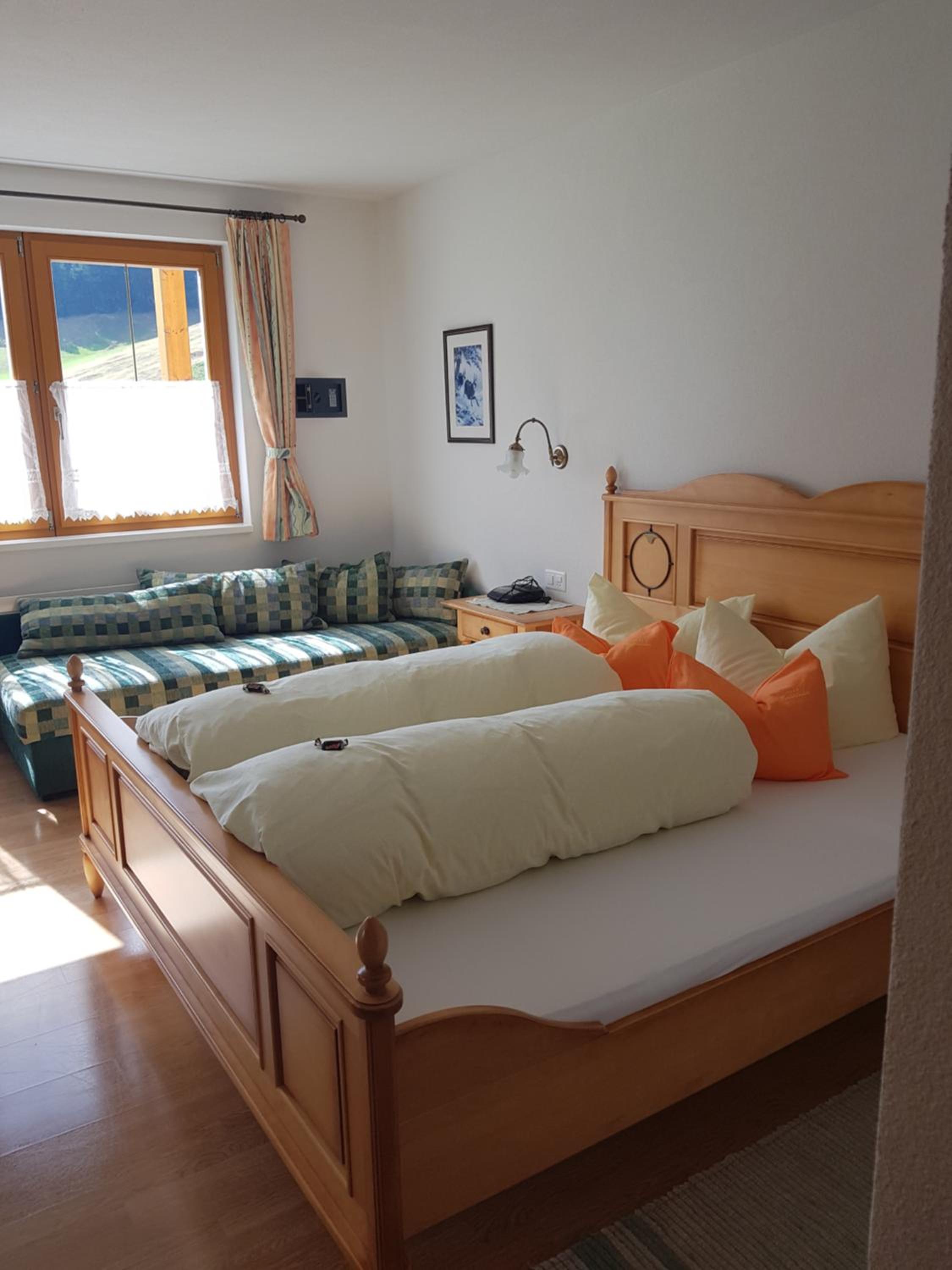 Large Double Room with Balcony and Mountain View photo 1