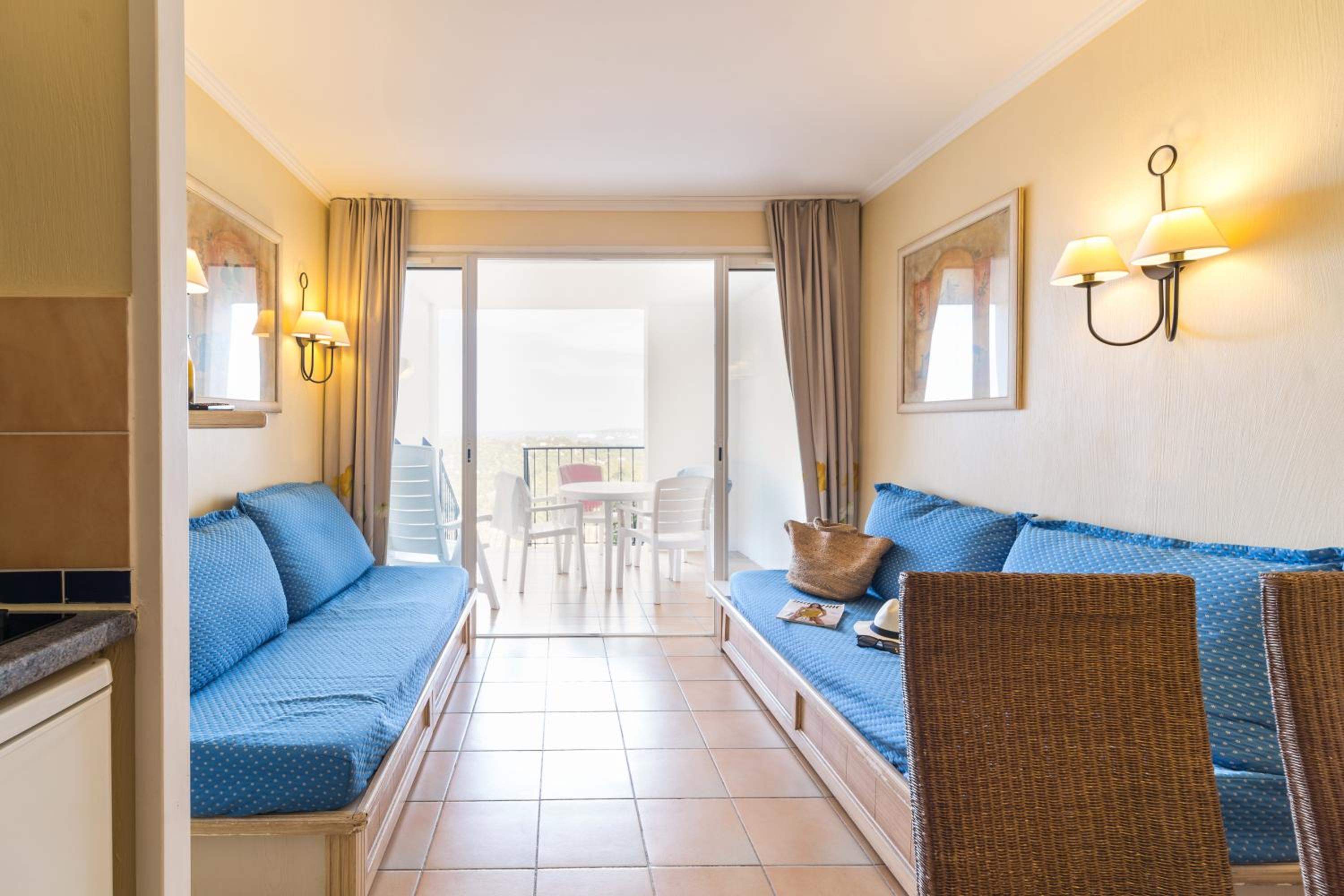 Studio with Sleeping Alcove, Air Conditioning and Terrace or Balcony (4 People)