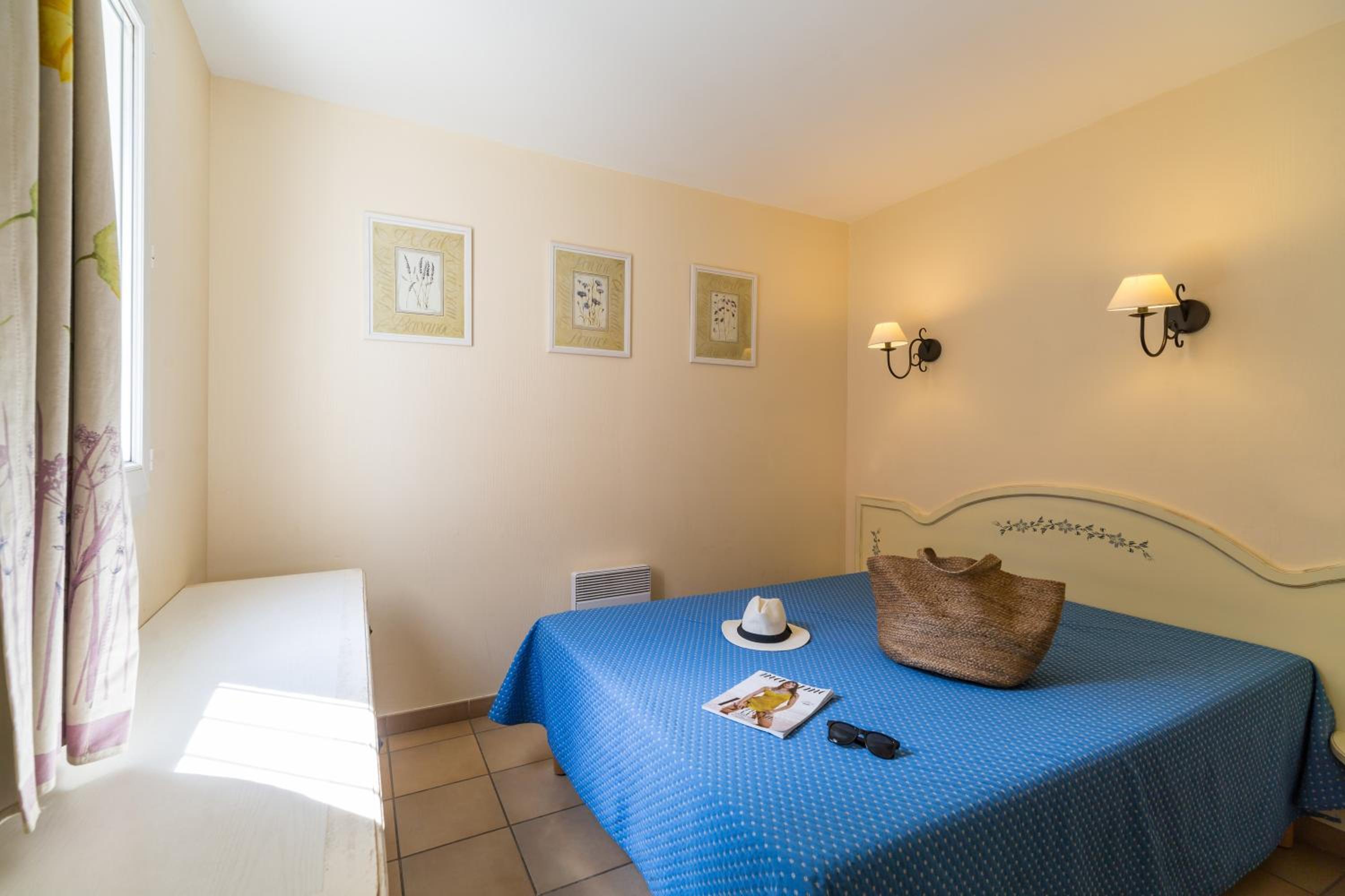 One-Bedroom Apartment with Terrace or Balcony (4 People)