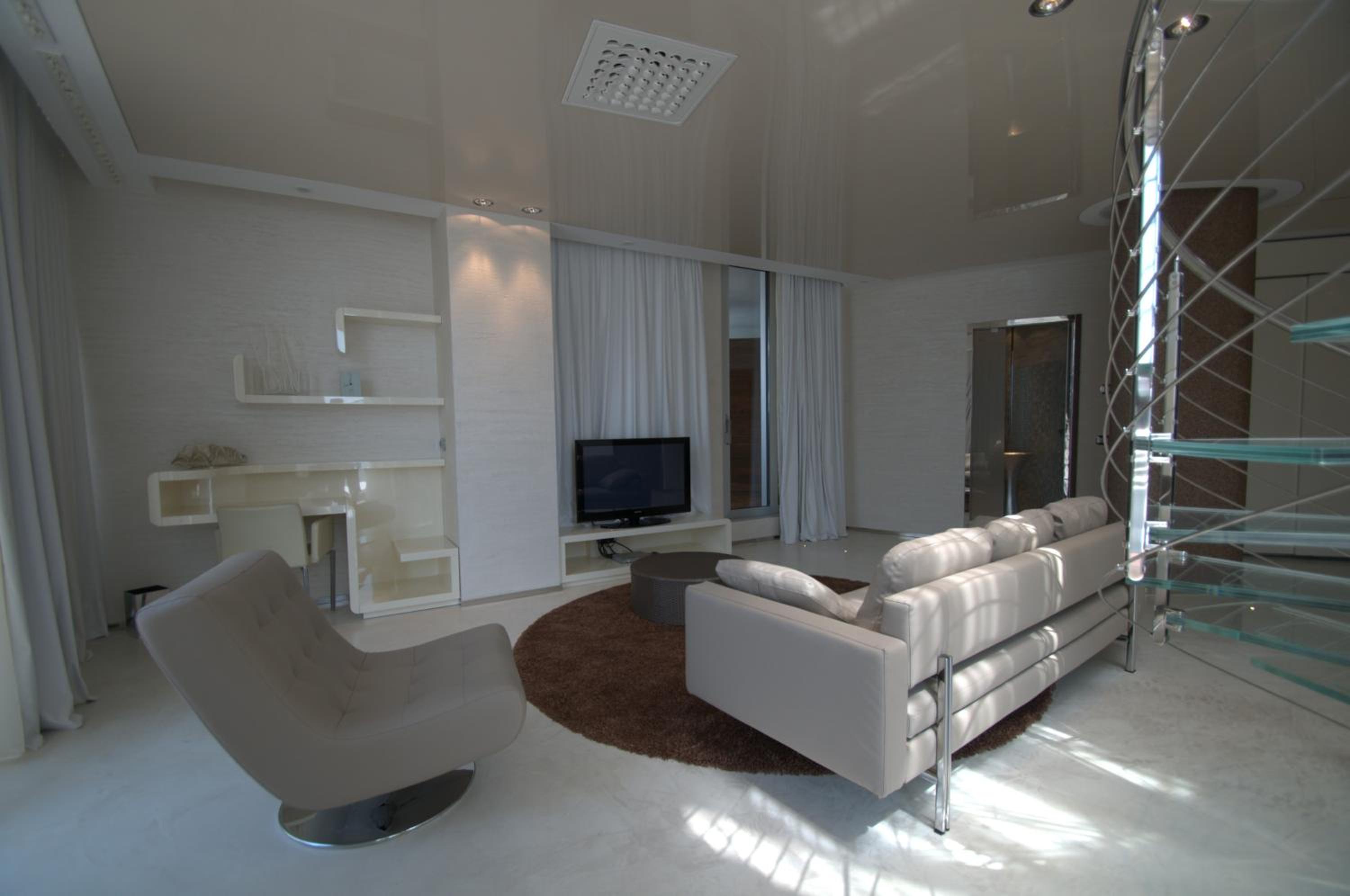 Luxury One-Bedroom Suite - Split Level with sea view