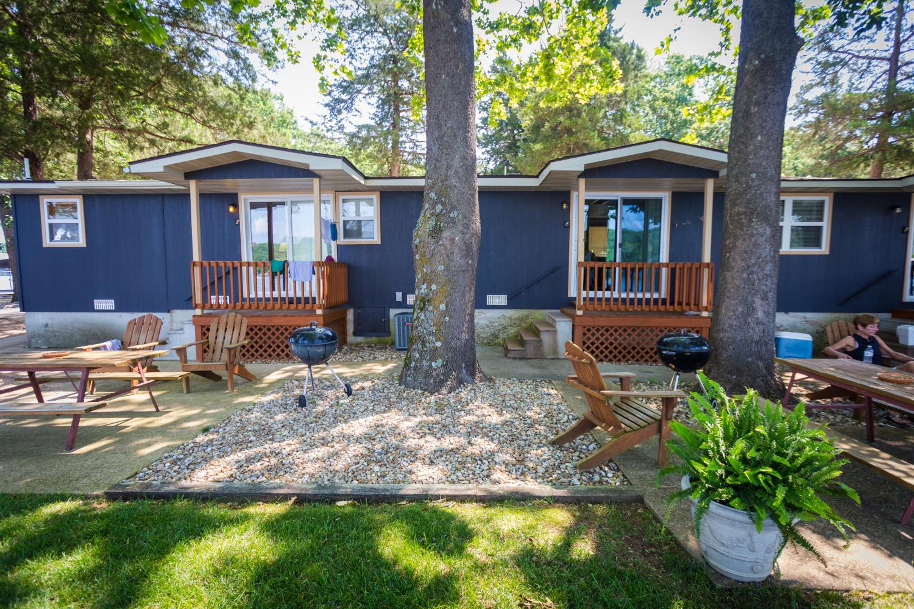 Two-Bedroom Deluxe Cabin photo 3