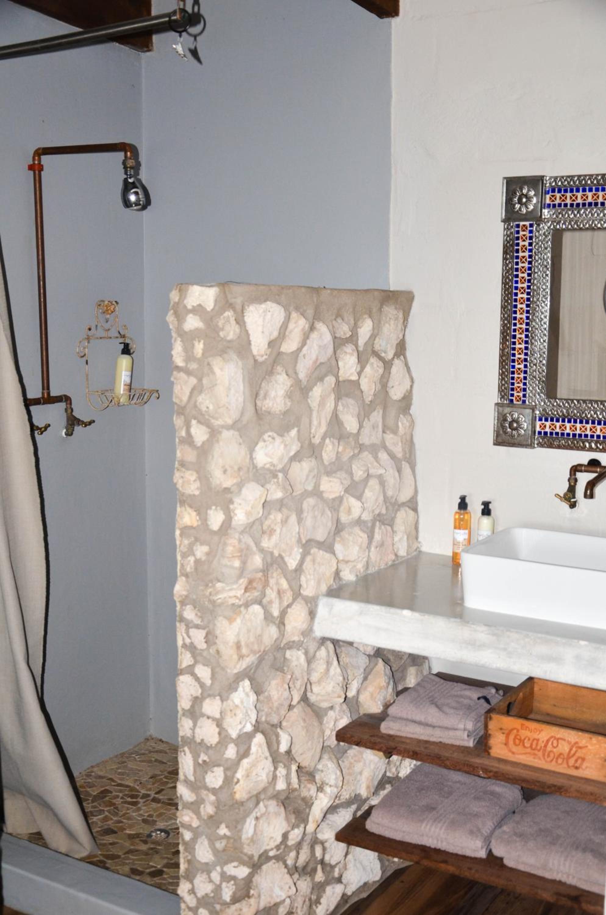 One-Bedroom House - Photo 3