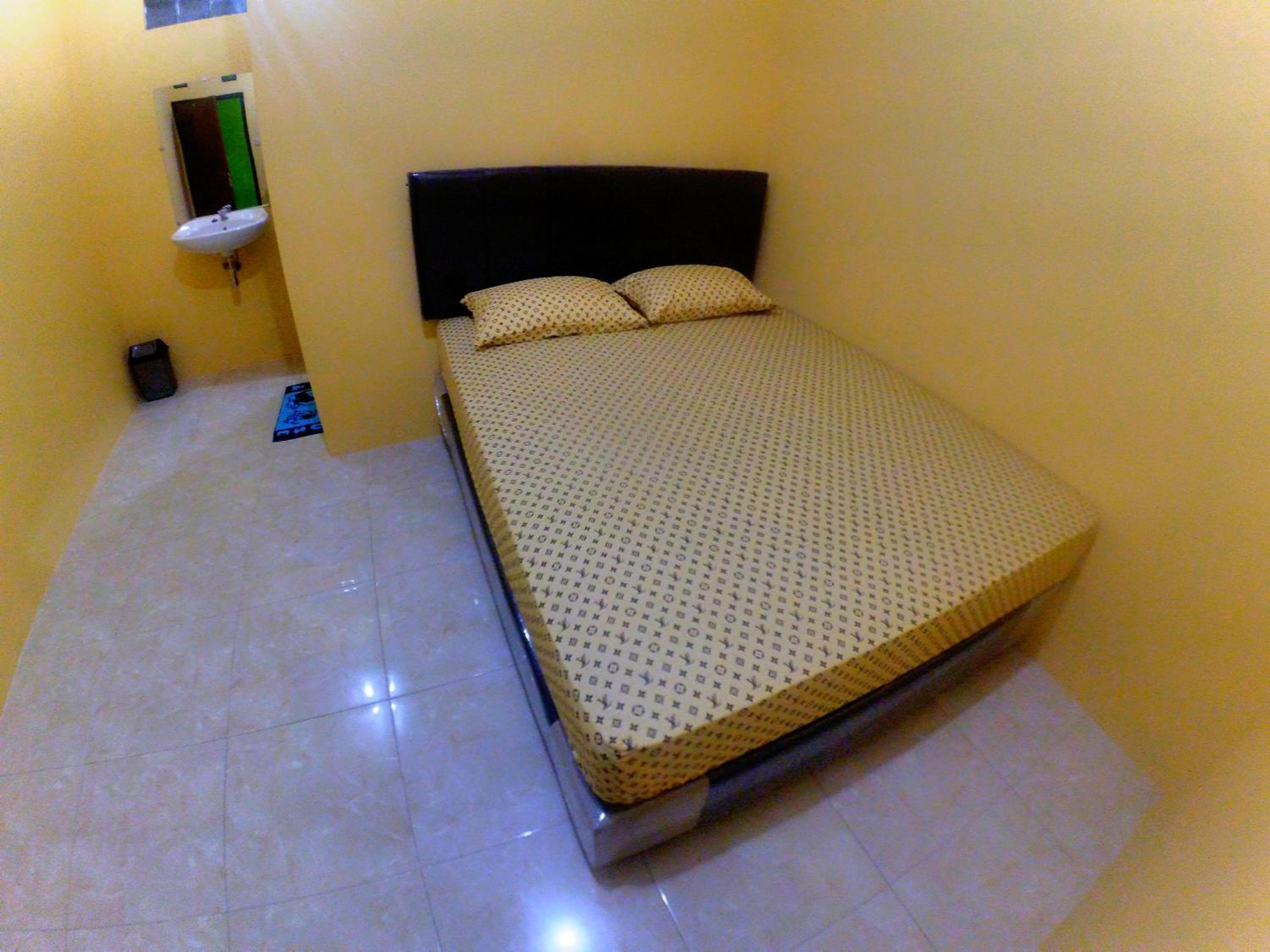 Budget Double Room photo 1