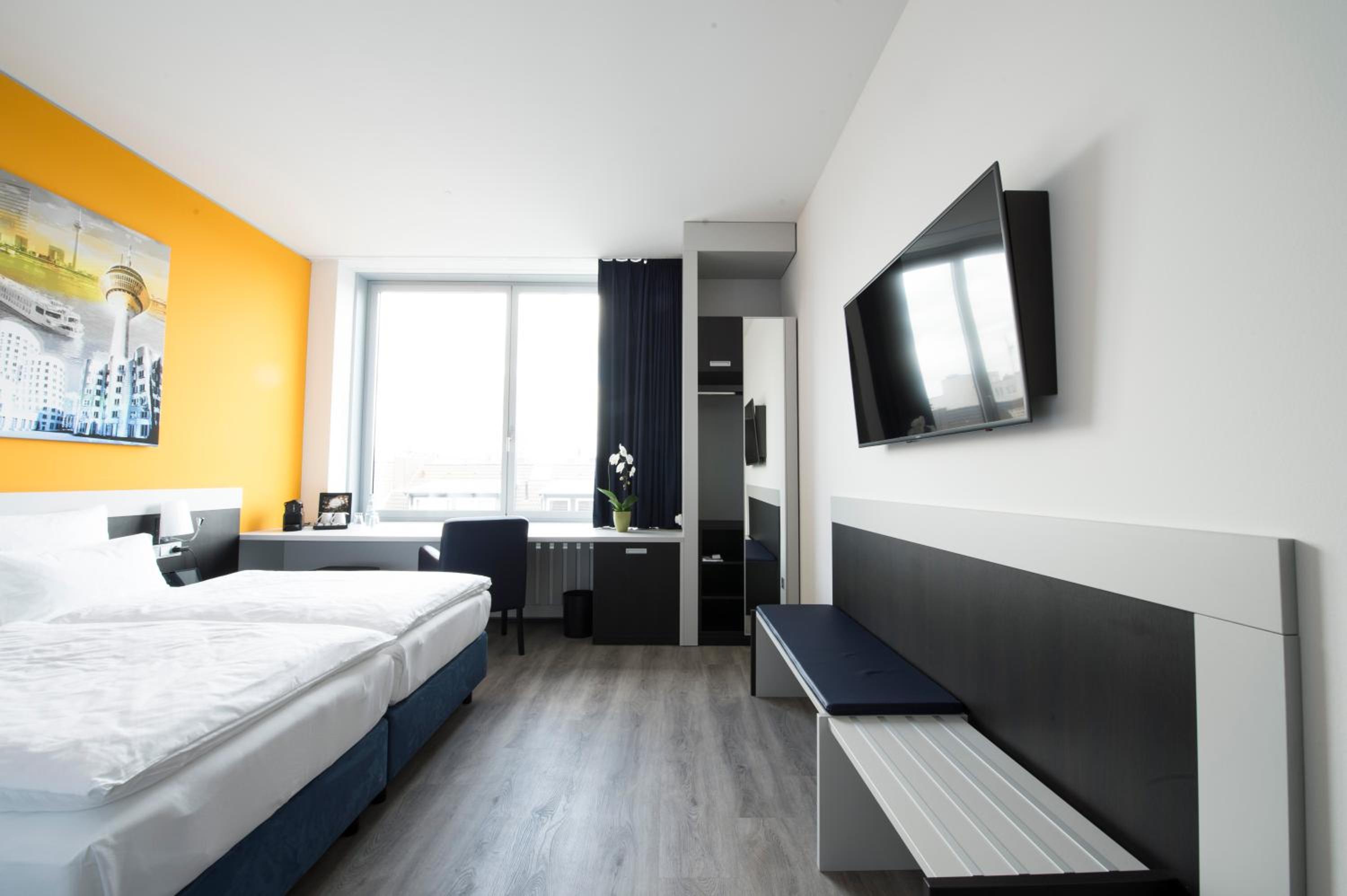 Standard Double Room with City View