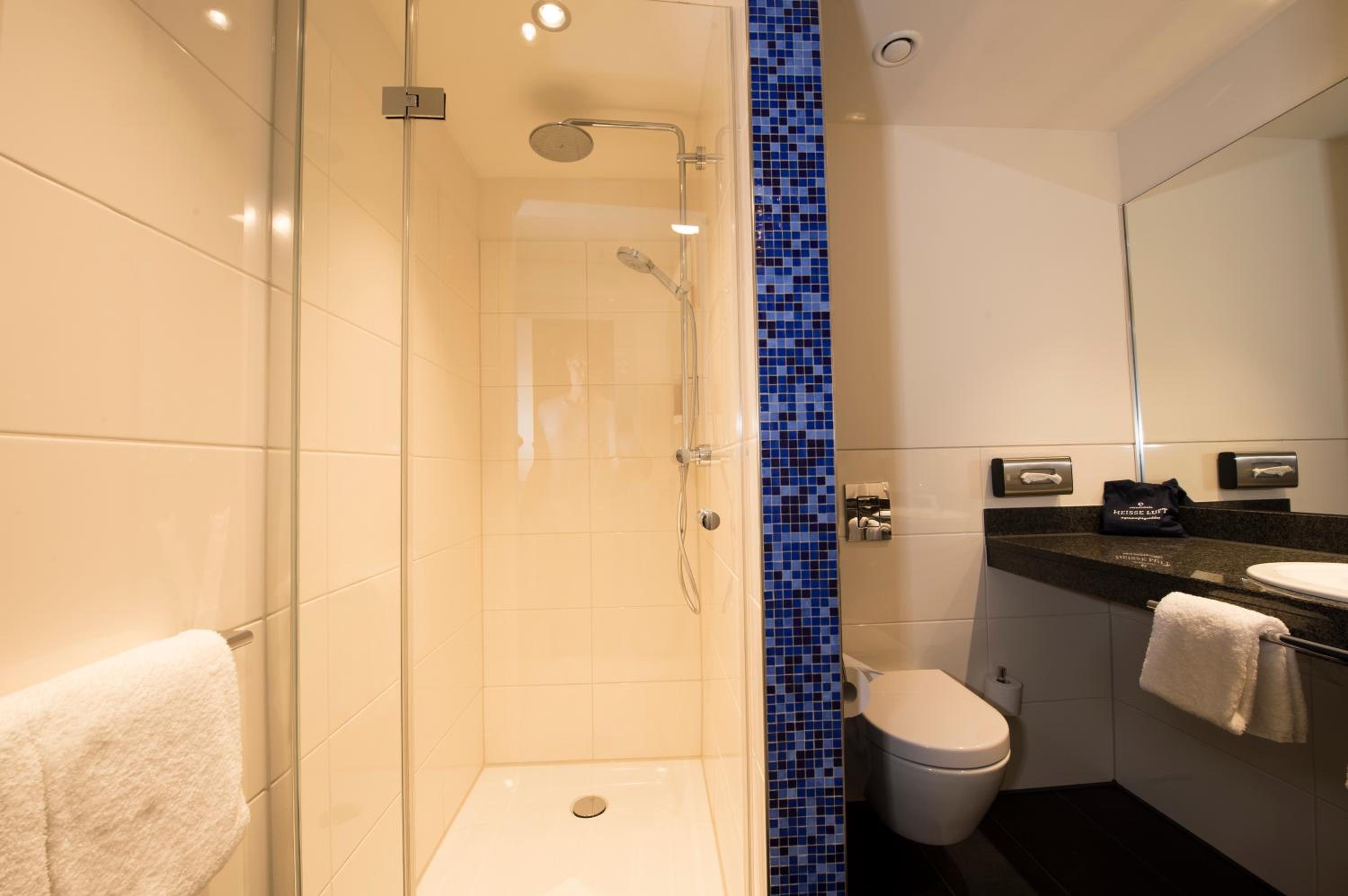 Standard Double Room with City View thumbnail 6