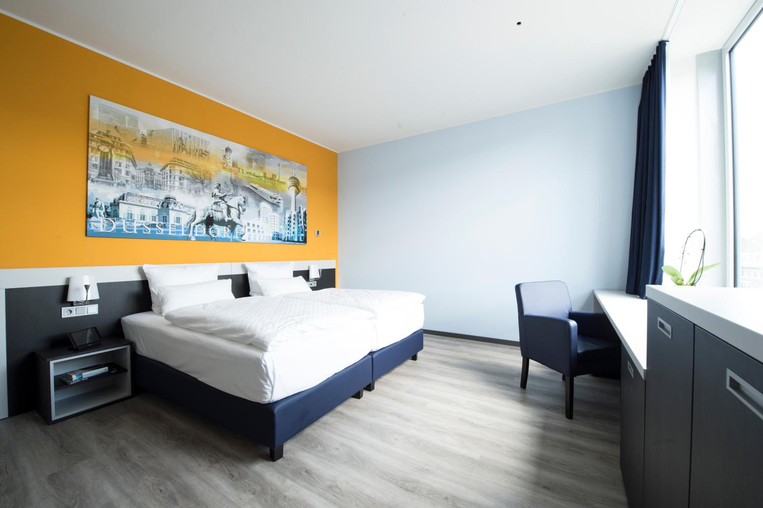 Superior Double Room with Garden View thumbnail 5