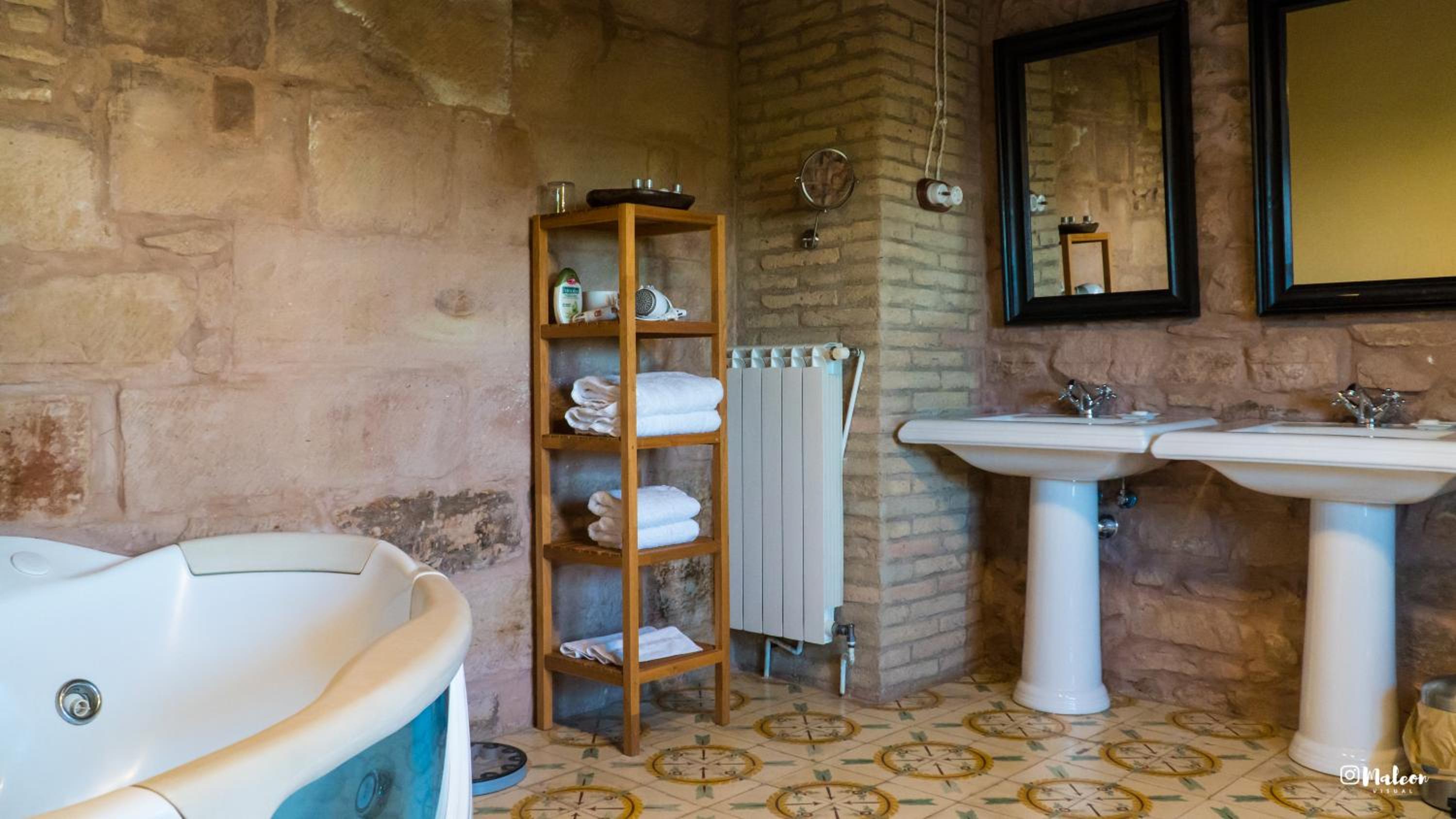 Deluxe Suite - Photo 2