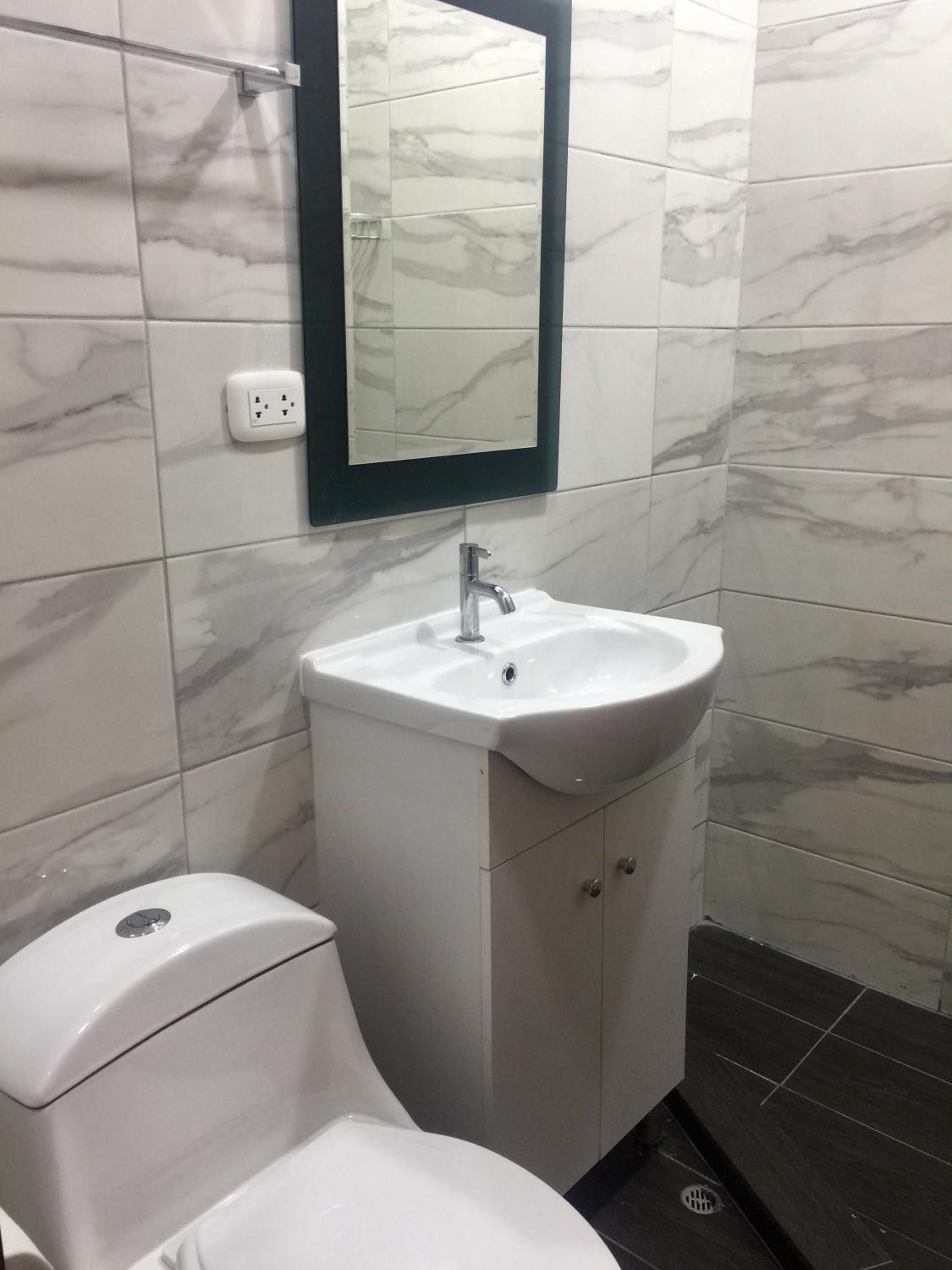 Twin Room with Bathroom photo 2
