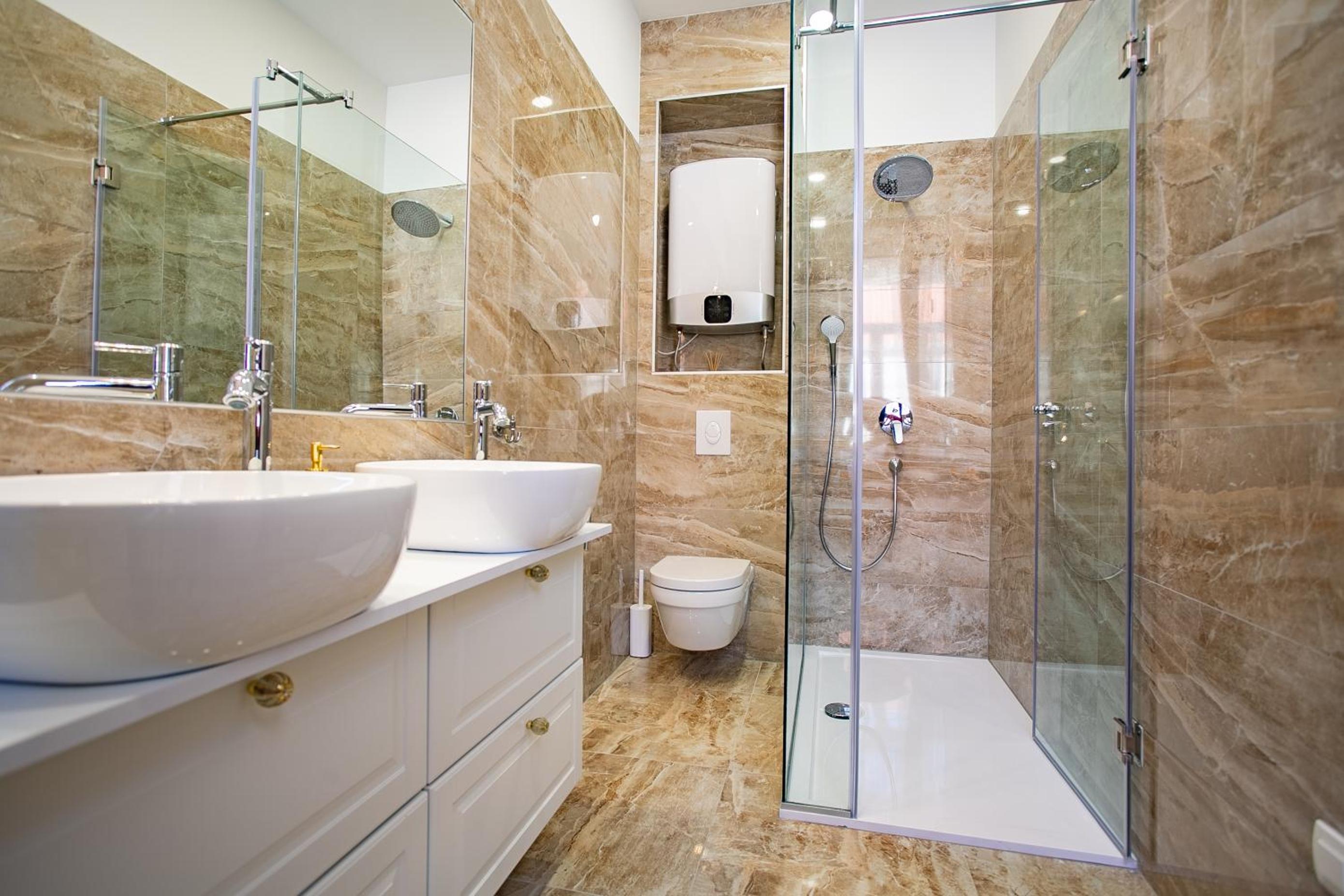 Deluxe King Room photo 3