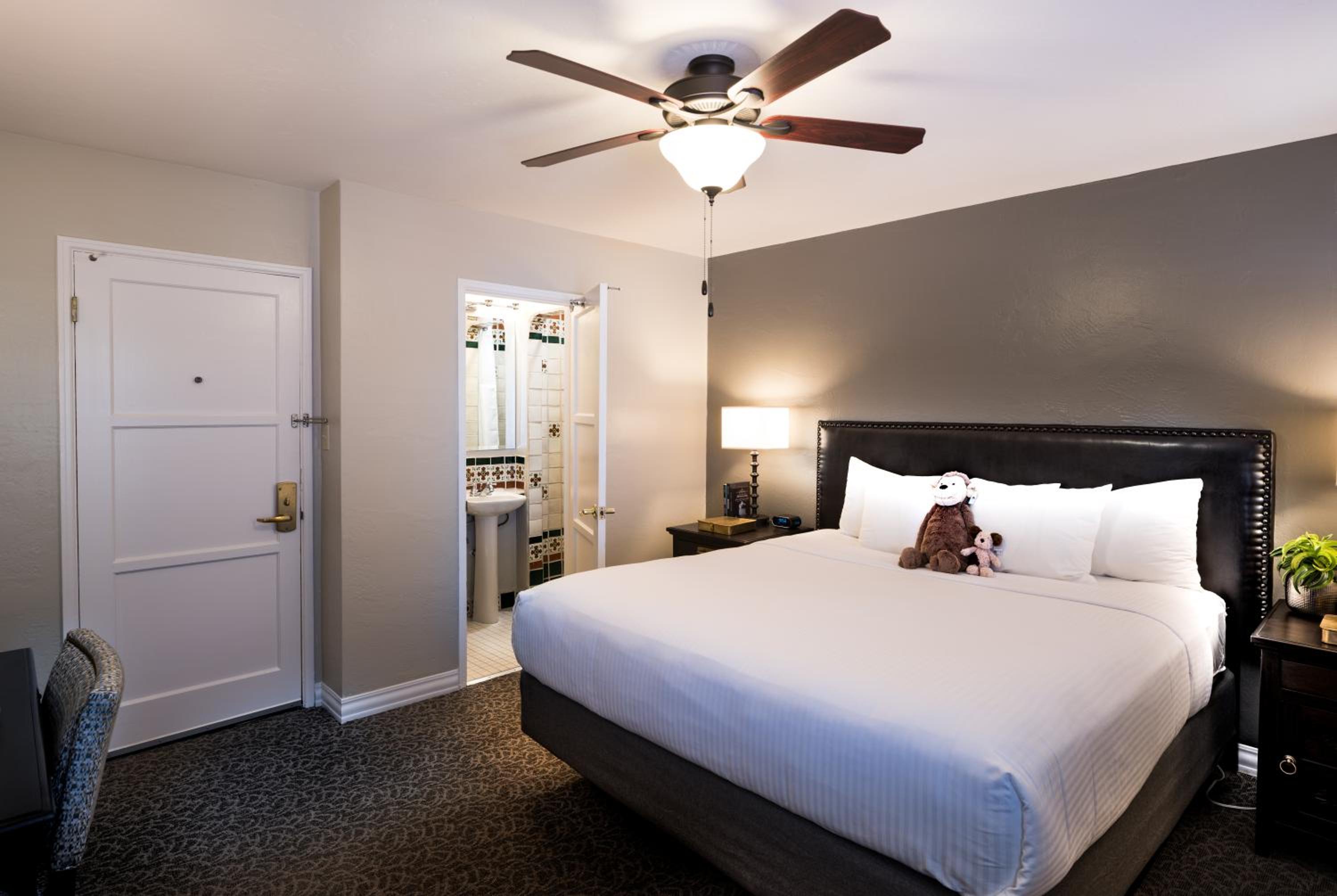 Standard Room - Second Floor photo 1