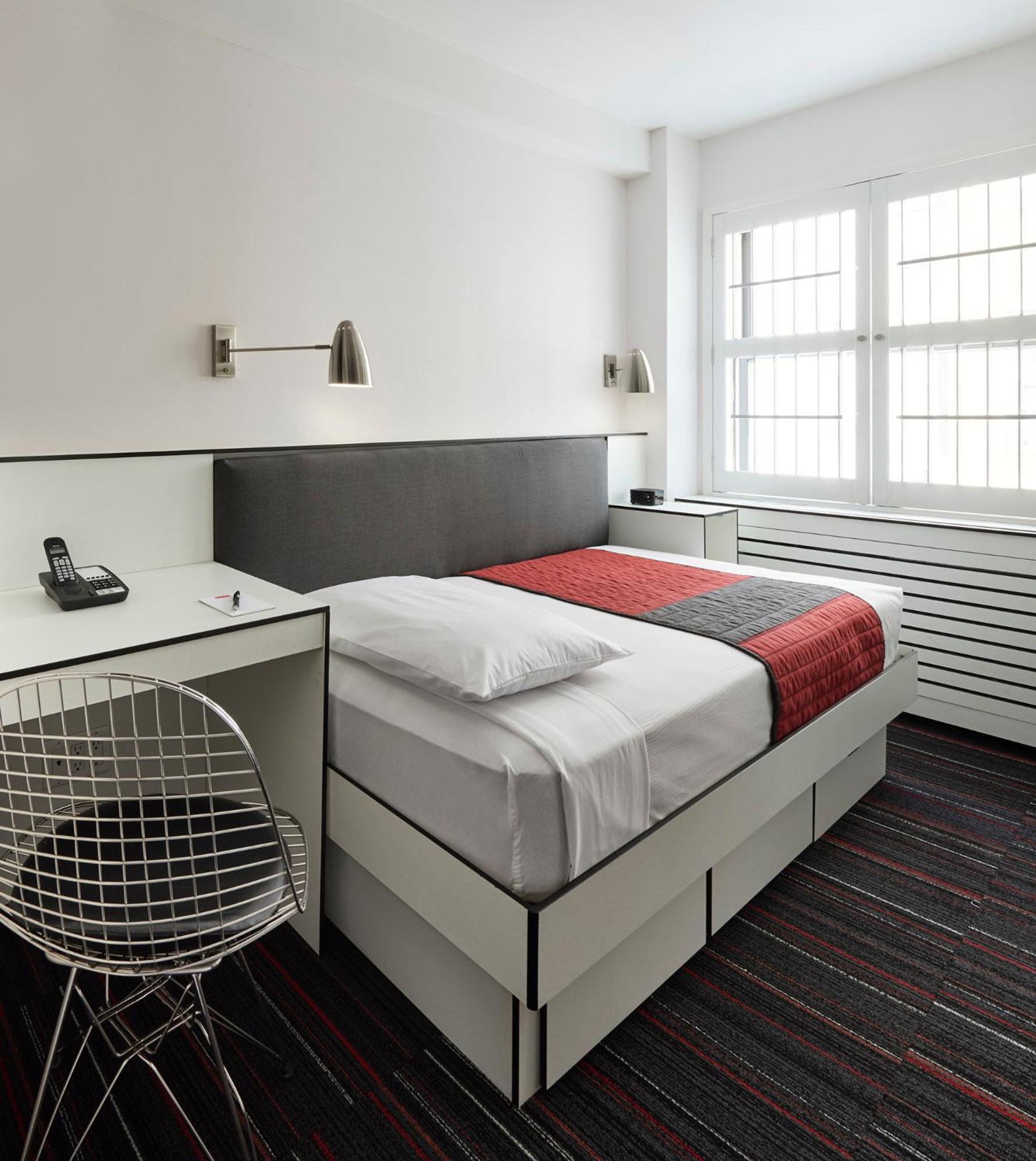 Single Pod with Shared Bathroom