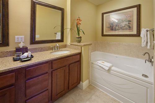 Two-Bedroom Suite photo 2
