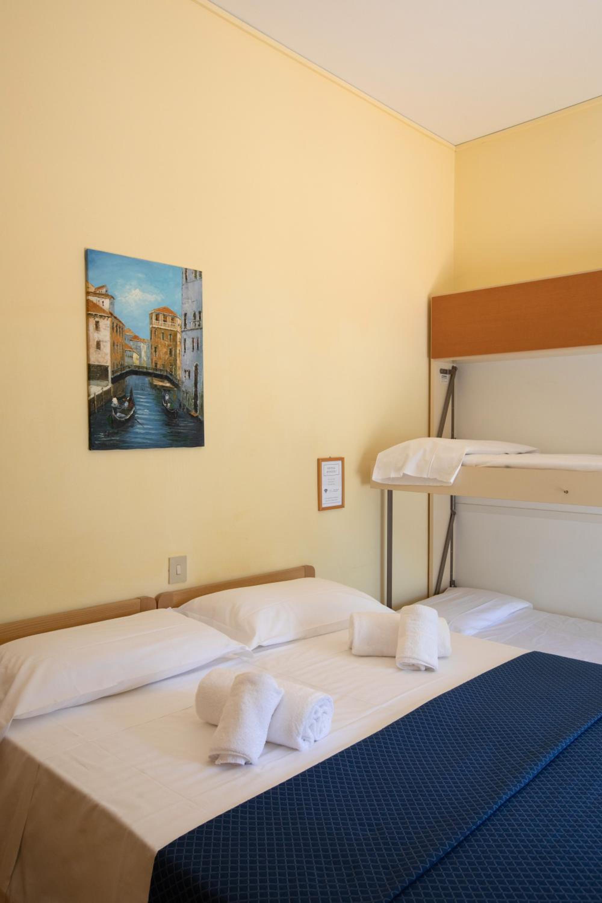 Standard Quadruple Room photo 1