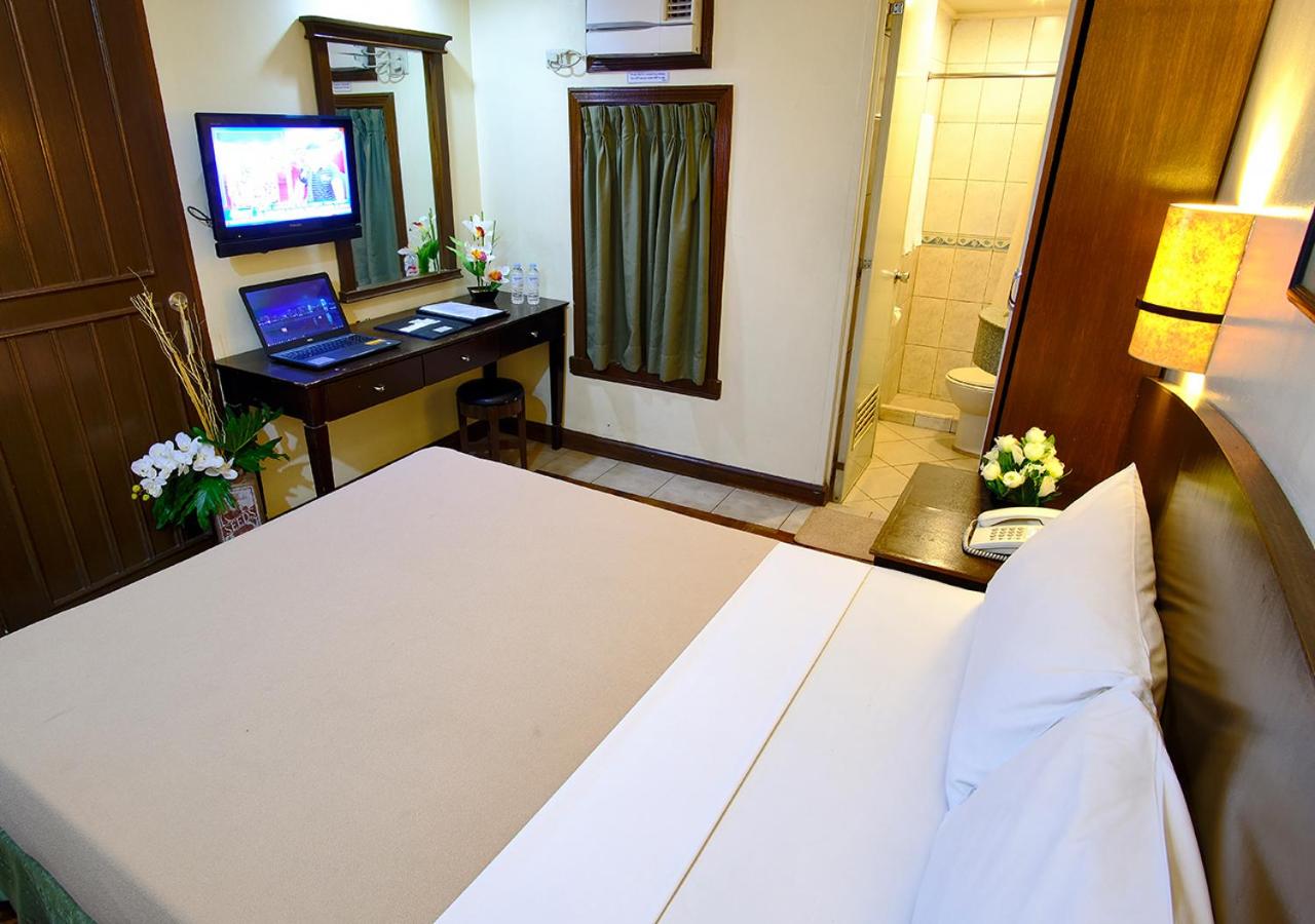 Deluxe Queen Room - Photo 4