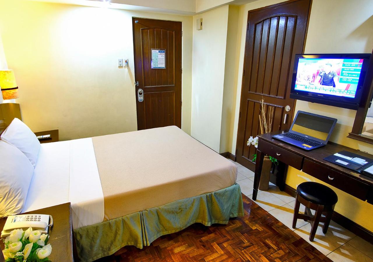 Deluxe Queen Room - Photo 3