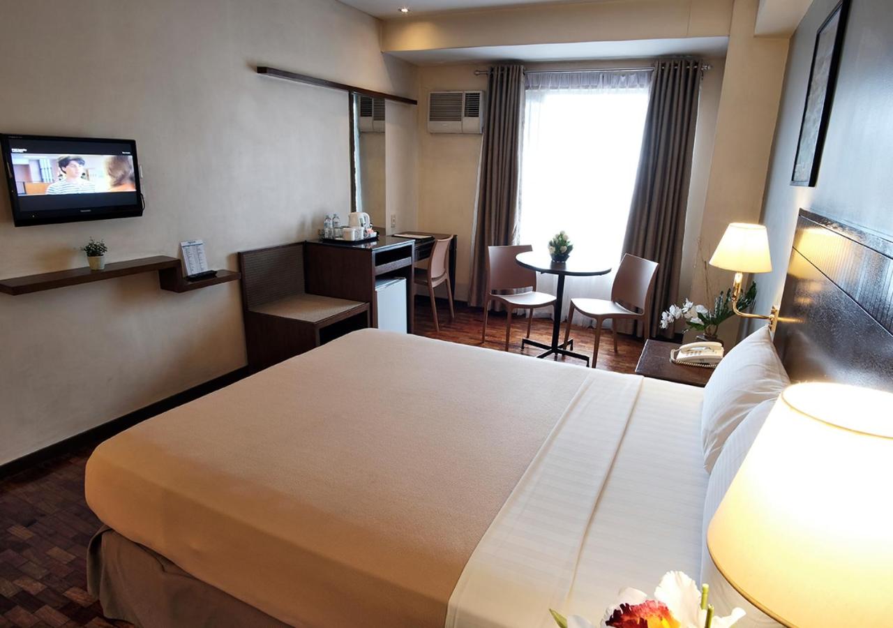 Deluxe Queen Room - Photo 3