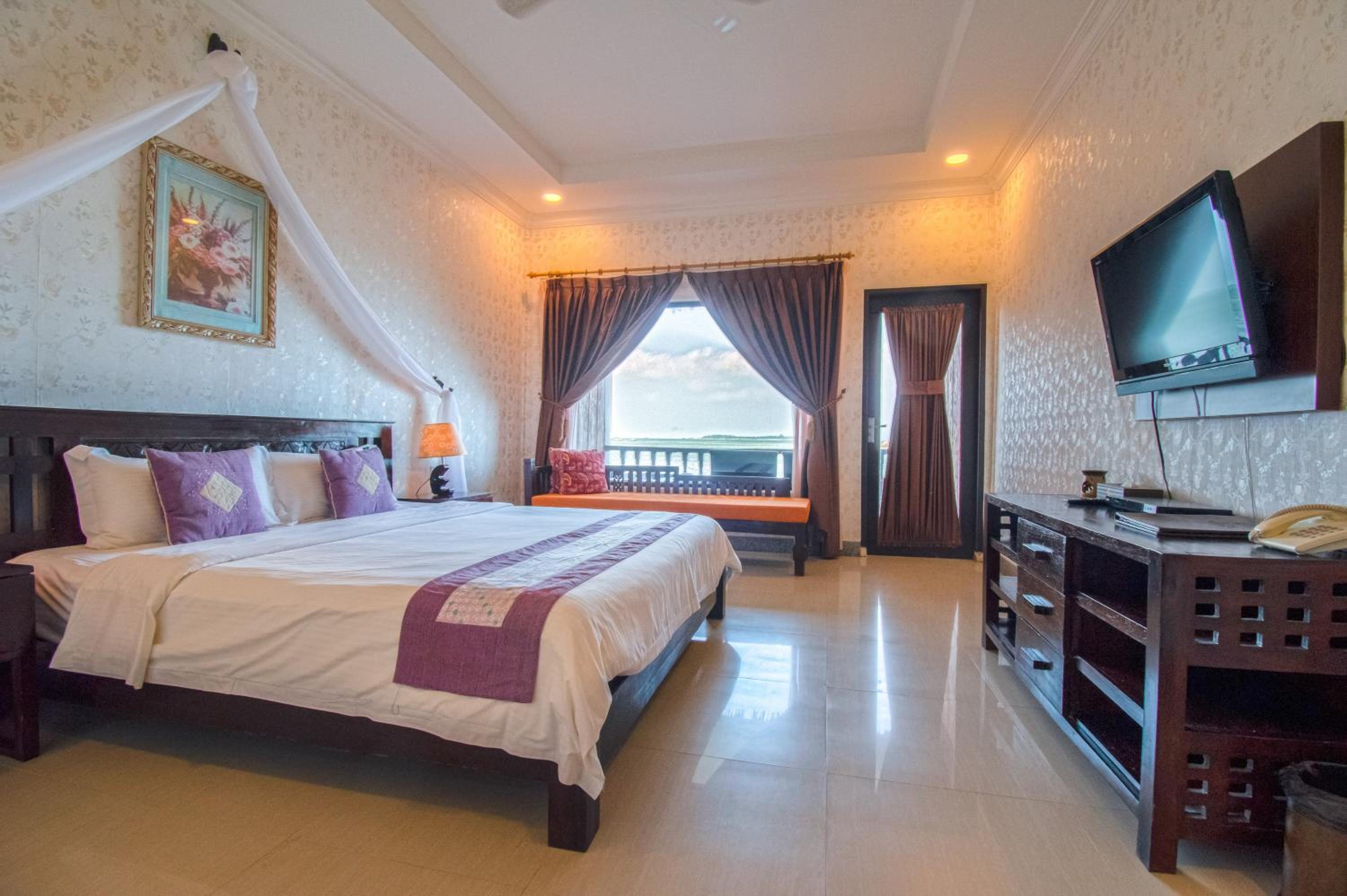 Suite with Hot Tub and Sea View photo 1